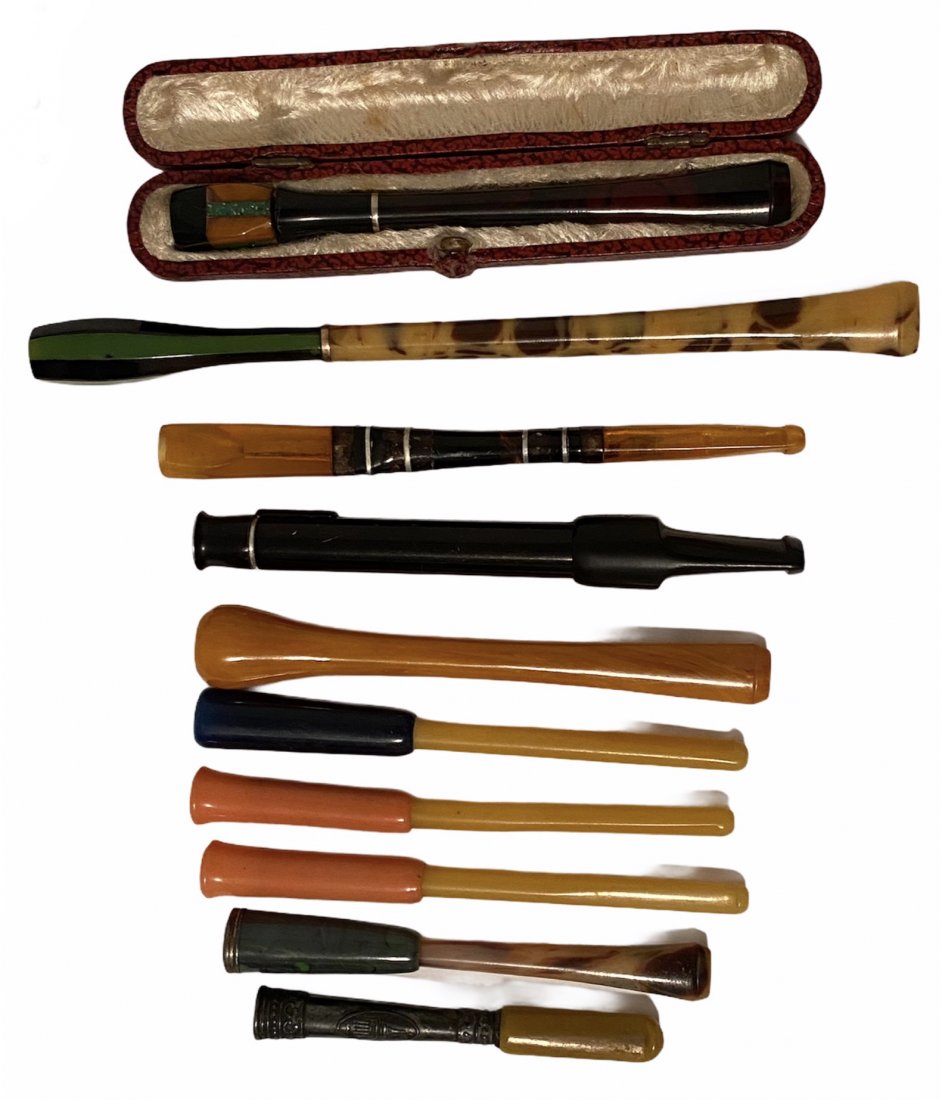 Lot of 10 Bakelite and Early Plastics Cigarette Holders: Lot of 10 Art Deco Bakelite And Early Plastics Cigarette Holders Various Lengths.