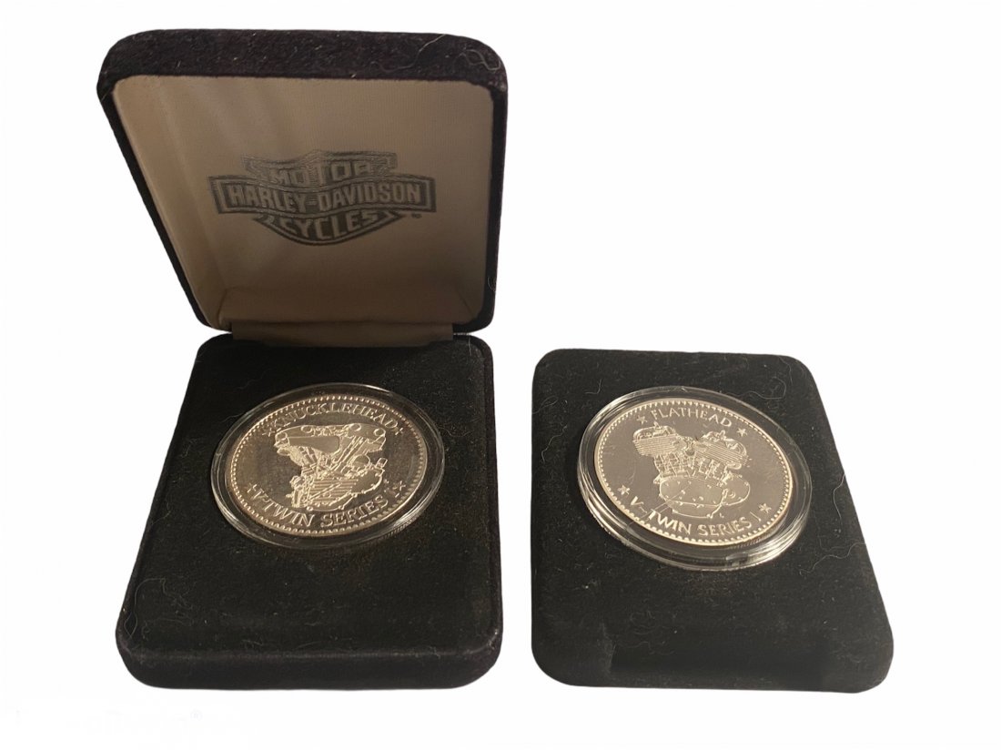 Lot of 2 .999 Silver Harley Davidson Coins: Lot of 2 .999 Silver Harley Davidson Coins. Each weighs 1 troy ounce.
