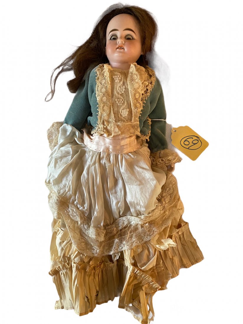Antique Bisque Head Doll Marked 3200 (1 of 5)