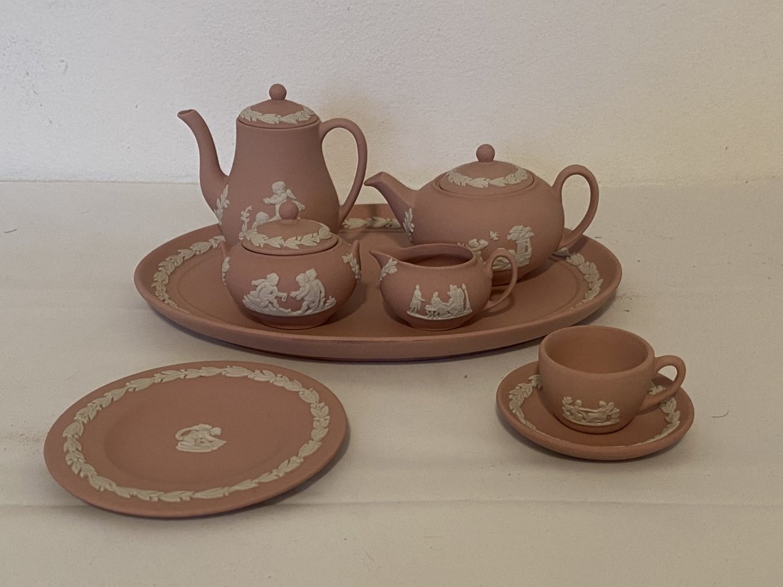 Miniature Doll Size Wedgwood Tea Service (1 of 7)