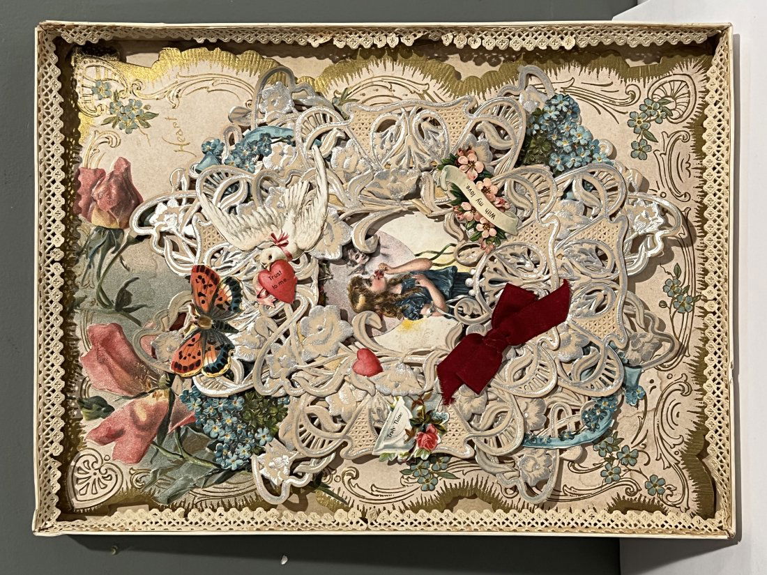 Victorian Paper Lace Card from 1919 in Original Box (1 of 9)