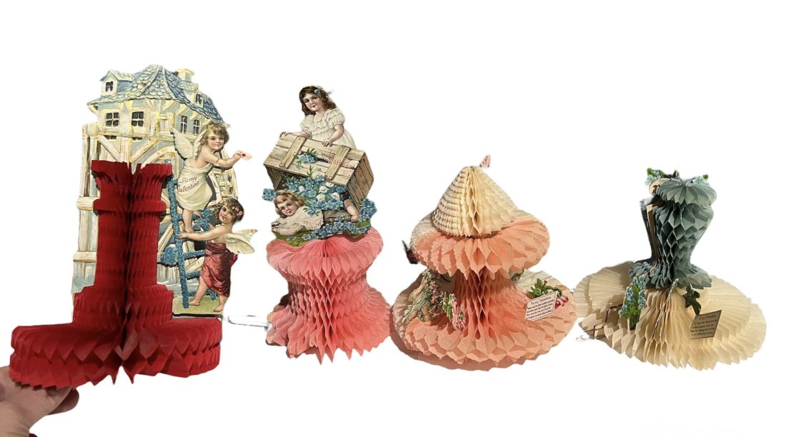 Lot of 4 Victorian Fold Out Die Cut Valentine Cards (1 of 7)