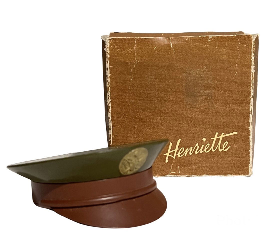 Rare 1940s Army Hat Compact with Original Box: Rare 1940s Army hat compact in original box. New old stock. The mirror has darkened which is common in these. The box measurements are 3 inches by 3 inches by 1.5 inches. Hat fits snugly in the box.