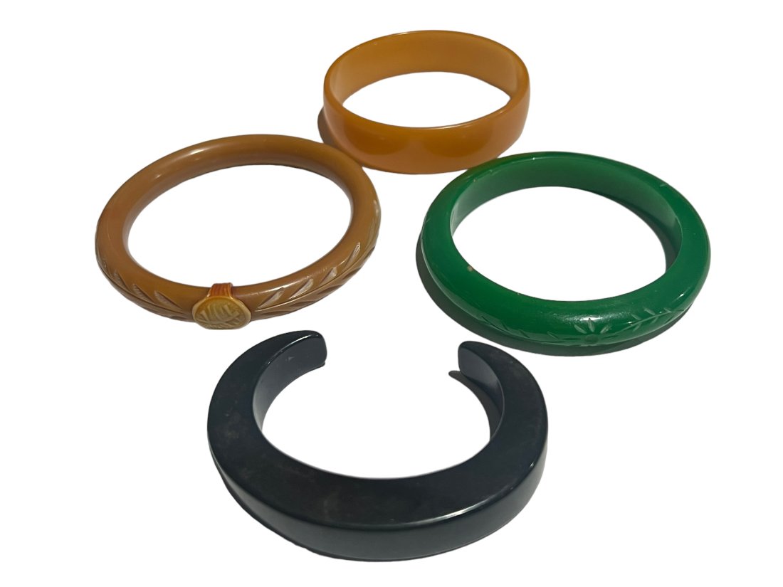 Lot of 4 Vintage Bakelite Bracelets 2 Carved (1 of 7)