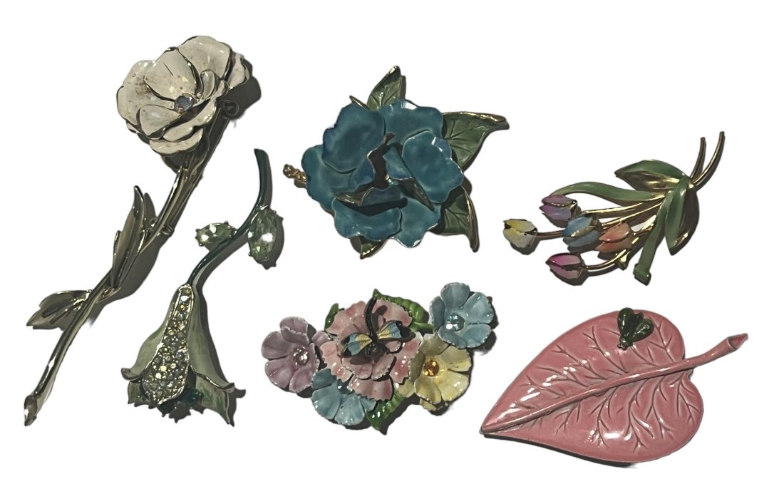 Lot of 6 Vintage 1960s-1970s Enamel Flower Pins Weiss Coro Austria Trembler: Lot of 6 Vintage 1960s-1970s Enamel Flower Pins. Weiss, Coro, Austria and one with a Trembler. Various sizes.