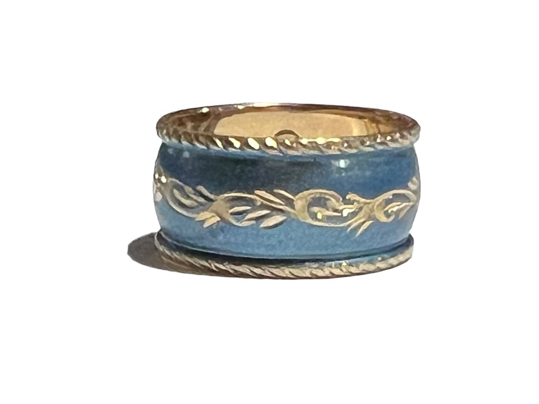 14K Gold and Blue Enamel Milor Italy Ring: 14K Gold and Blue Enamel Milor Italy Ring. Size 5. Weight is 2 grams. Shipping- In addition to LiveShip, Live Auctioneers Shipping), we also offer flat rate Priority shipping through the USPS and we w