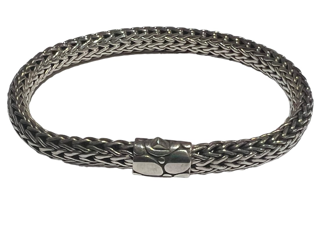 John Hardy Sterling Silver Classic Wheat Bracelet: John Hardy Sterling Silver Classic Wheat Bracelet. 7 Inches long. Shipping- In addition to LiveShip, Live Auctioneers Shipping), we also offer flat rate Priority shipping through the USPS and we will