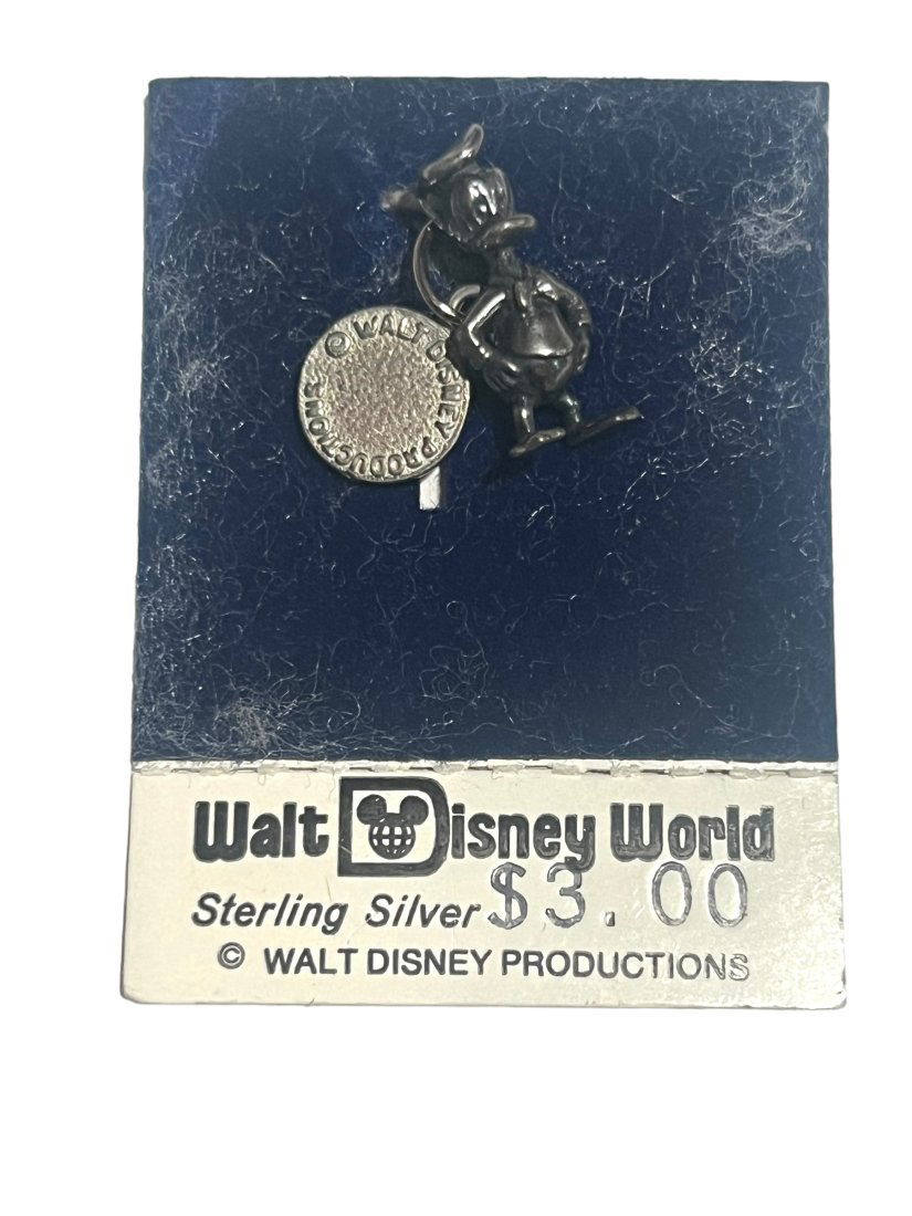 Walt Disney World Sterling Silver Donald Duck Charm on Original Card (1 of 4)