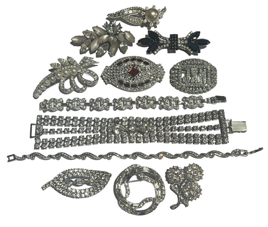 Lot of Vintage Sparkly Rhinestone Costume Jewelry 12 Pieces (1 of 11)