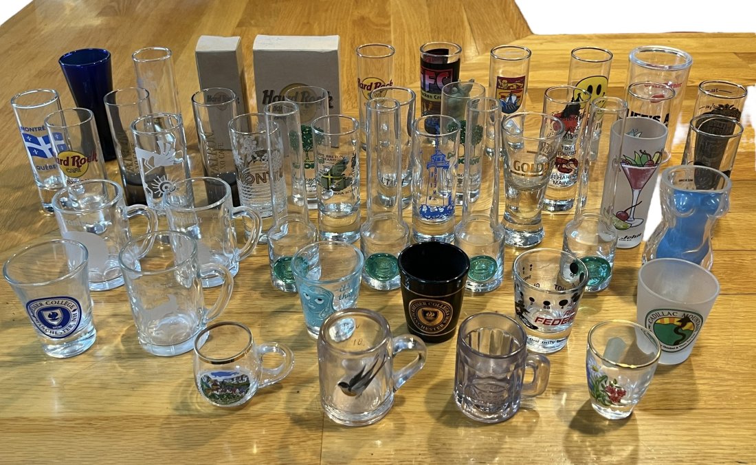 Large Lot of Collectible Shot Glasses: Large Lot of Collectible Shot Glasses.