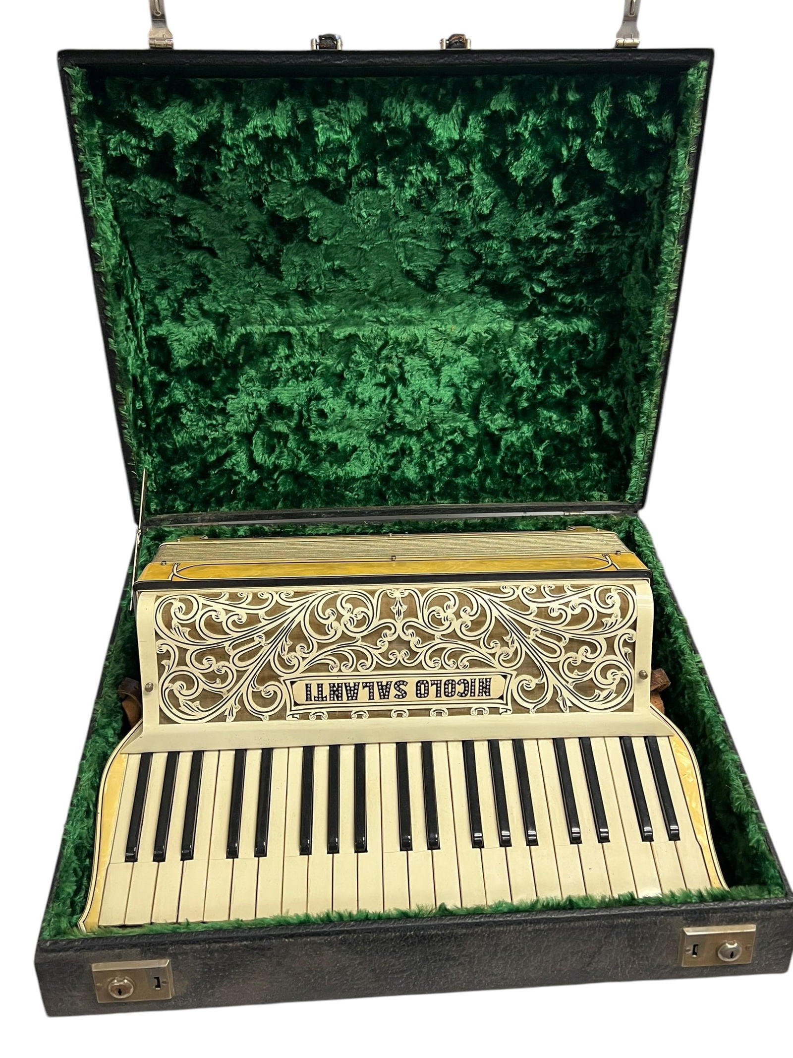 Vintage Nicolo Salanti Accordion in Case: Vintage Nicolo Salanti Accordion in Case.