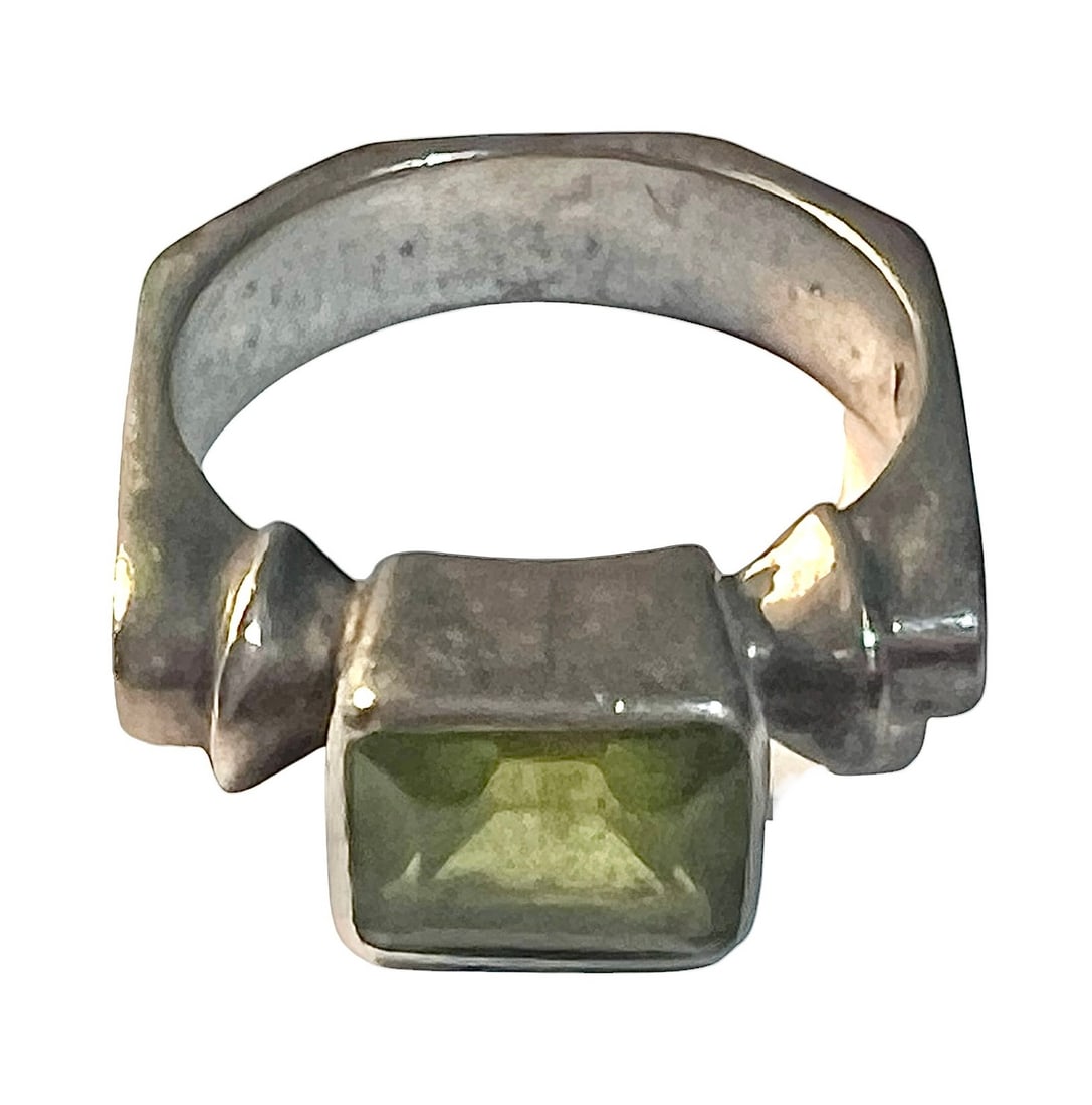 Sterling Silver and Peridot Ring (1 of 8)