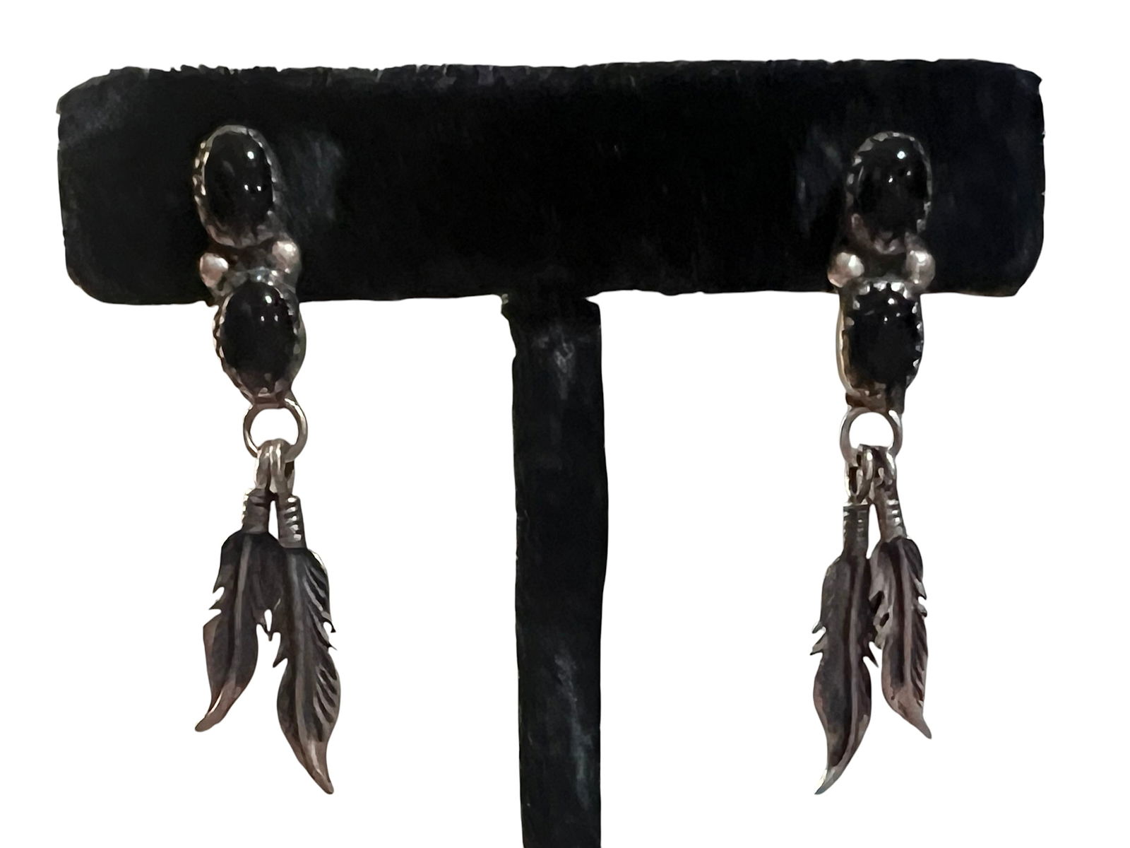 Navajo Native American Sterling Silver and Onyx Feather Earrings: Navajo Native American Sterling Silver and Onyx Feather Earrings.