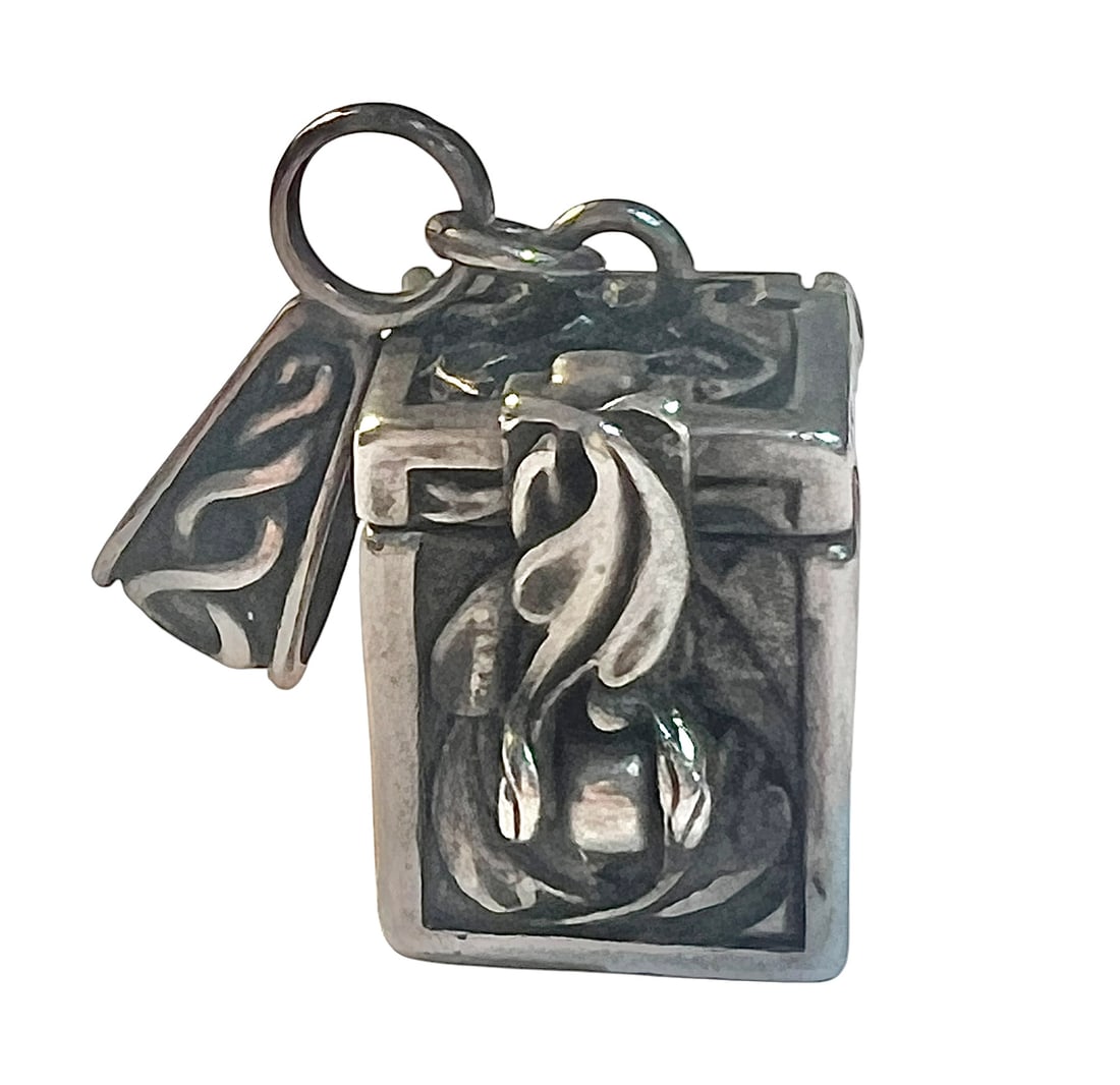 Vintage Sun West Sterling Silver Prayer Box Pendant (1 of 8)
