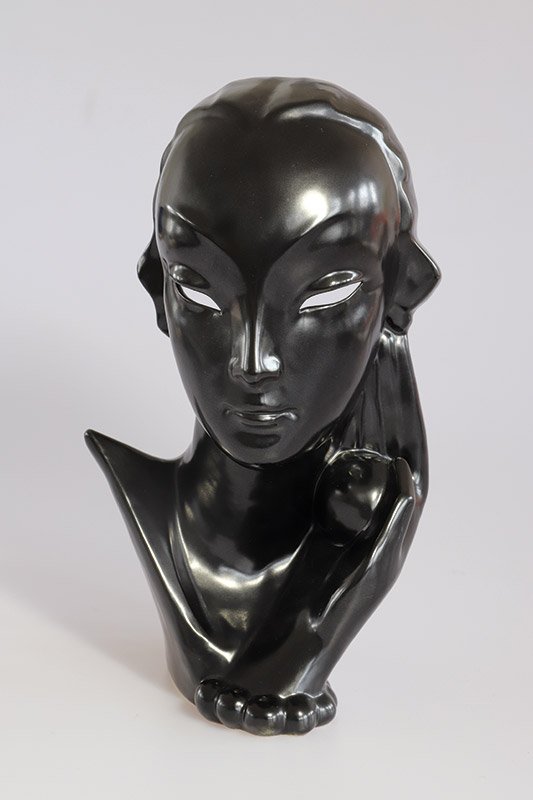 Eduard Hermanutz, Villeroy & Boch, Maske Eva mit Apfel (1 of 2)