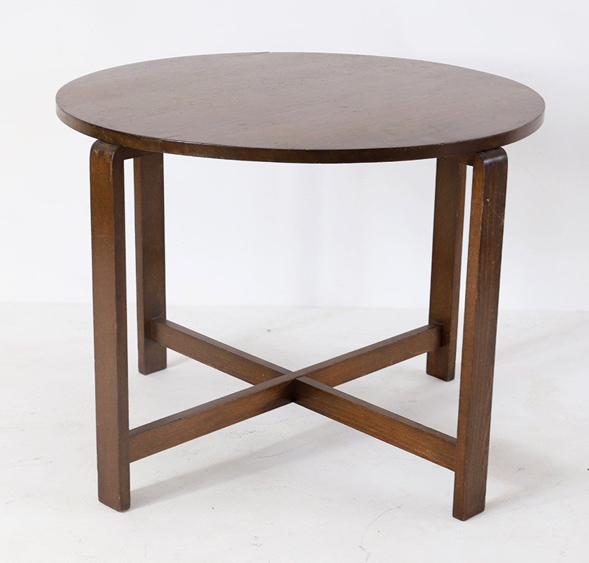 Erich Dieckmann, Staatliche Bauhochschule, Weimar,: Entwurf 1926, Eiche. 47 x 63 x 63 cm, D.: 60 cm., Literature: Erich Dieckmann, Moebelbau in Holz, Rohr und Stahl [Die Baubuecher Bd. 11], Stuttgart 1931, Nachdruck Weil a. Rhein 1990, Abb. S.12/13