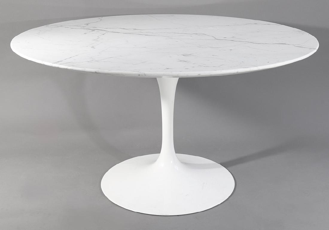 Table Tulip Mod. 164M Saarinen, Knoll International: Cast aluminum foot, white lacquered, white marble top. H. 72 cm, D. 137 cm. Foot marked., Design 1956