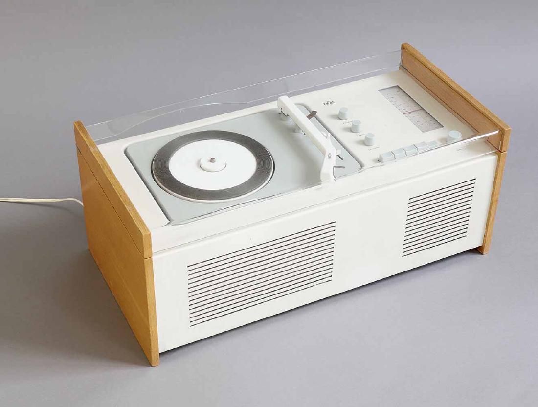 Dieter Rams & Hans Gugelot, BRAUN, Phonosuper Model SK: Phonosuper Modell SK 61 / Schneewittchensarg. Design 1958. White painted metal, wood, acrylic glass. 24 x 58 x 29 cm. Above marked with company logo, underside with model number, Literature: Interieur