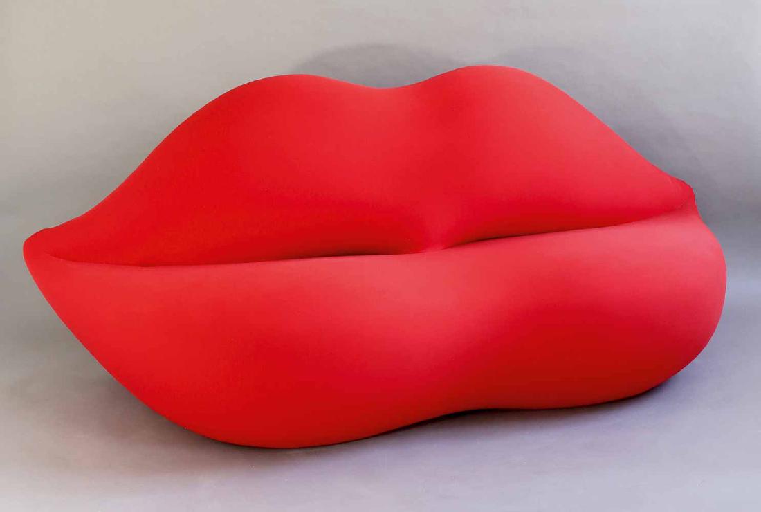 Studio 65, Gufram, Sofa Bocca / Marilyn: Sofa Modell Bocca / Marilyn. Design 1972. Polyurethane foam, red stretch fabric cover. 82.5 x 210 x 78 cm., Literature: Greenberg, Cara, Op to Pop Furniture of the 1960s, Boston, New York, London 1999