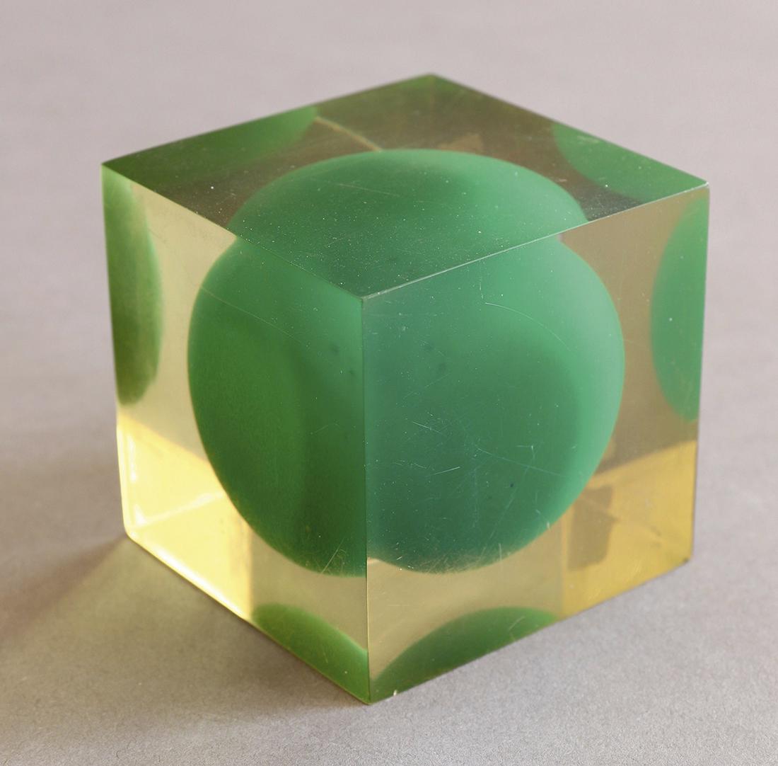 Enzo Mari Danese Multiple Object Modell Cubo: Enzo Mari, Danese, Mailand, Multiple object model Cubo. Designed in 1959-63. Polyester resin with a green ball. 7 x 7 x 7 cm., Literature: Federico Motta, Enzo Mari L'Arte del Design, Mailand 2008, Ab
