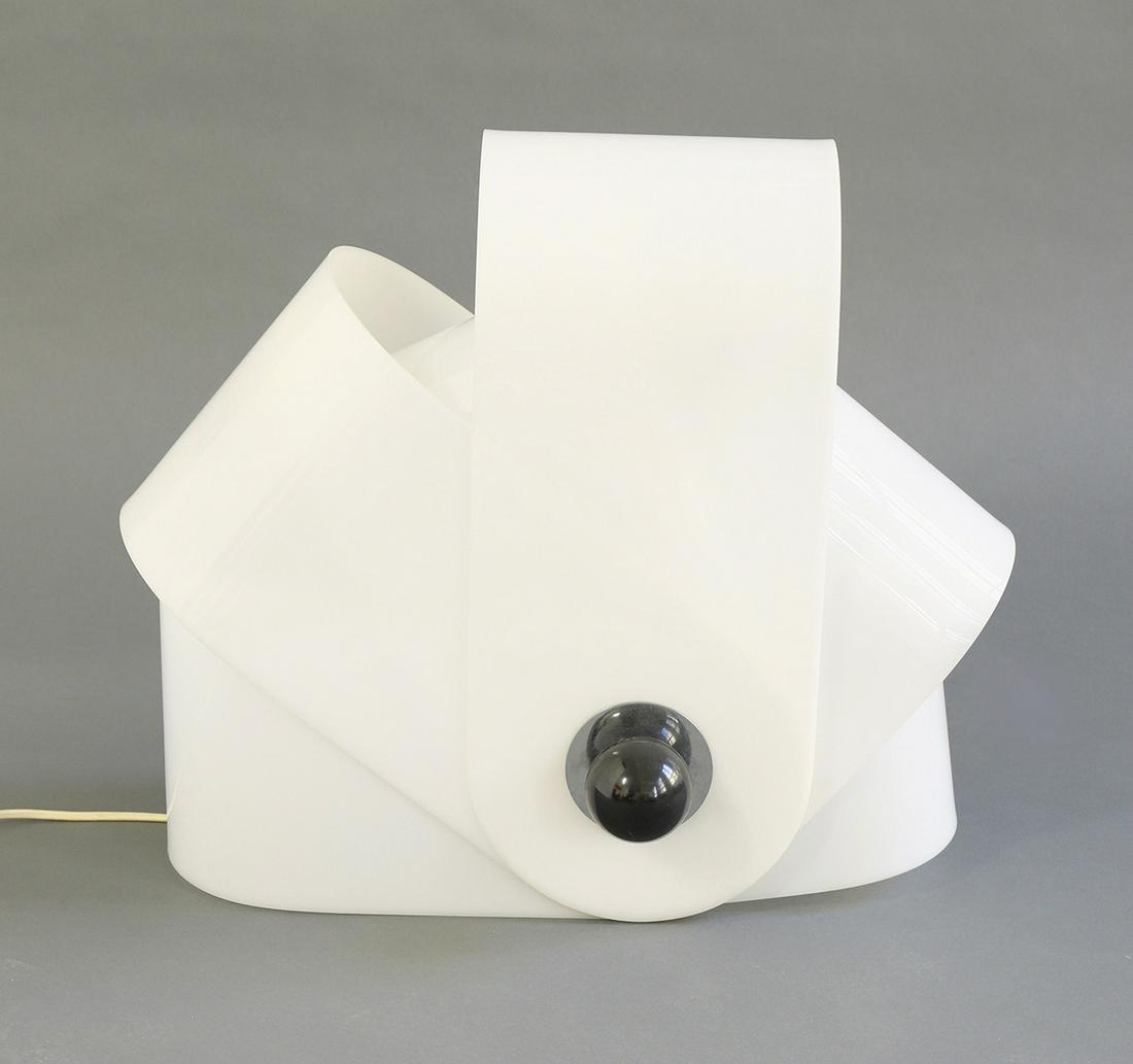 Superstudio Poltronova Floor / Table Lamp Gherpe: Superstudio, Poltronova, Italien, Floor lamp / table lamp model Gherpe. Designed 1968. White, translucent acrylic, chromed metal, black plastic. 40 x 54 x 31 cm., Literature: Charlotte & Peter Fiell,