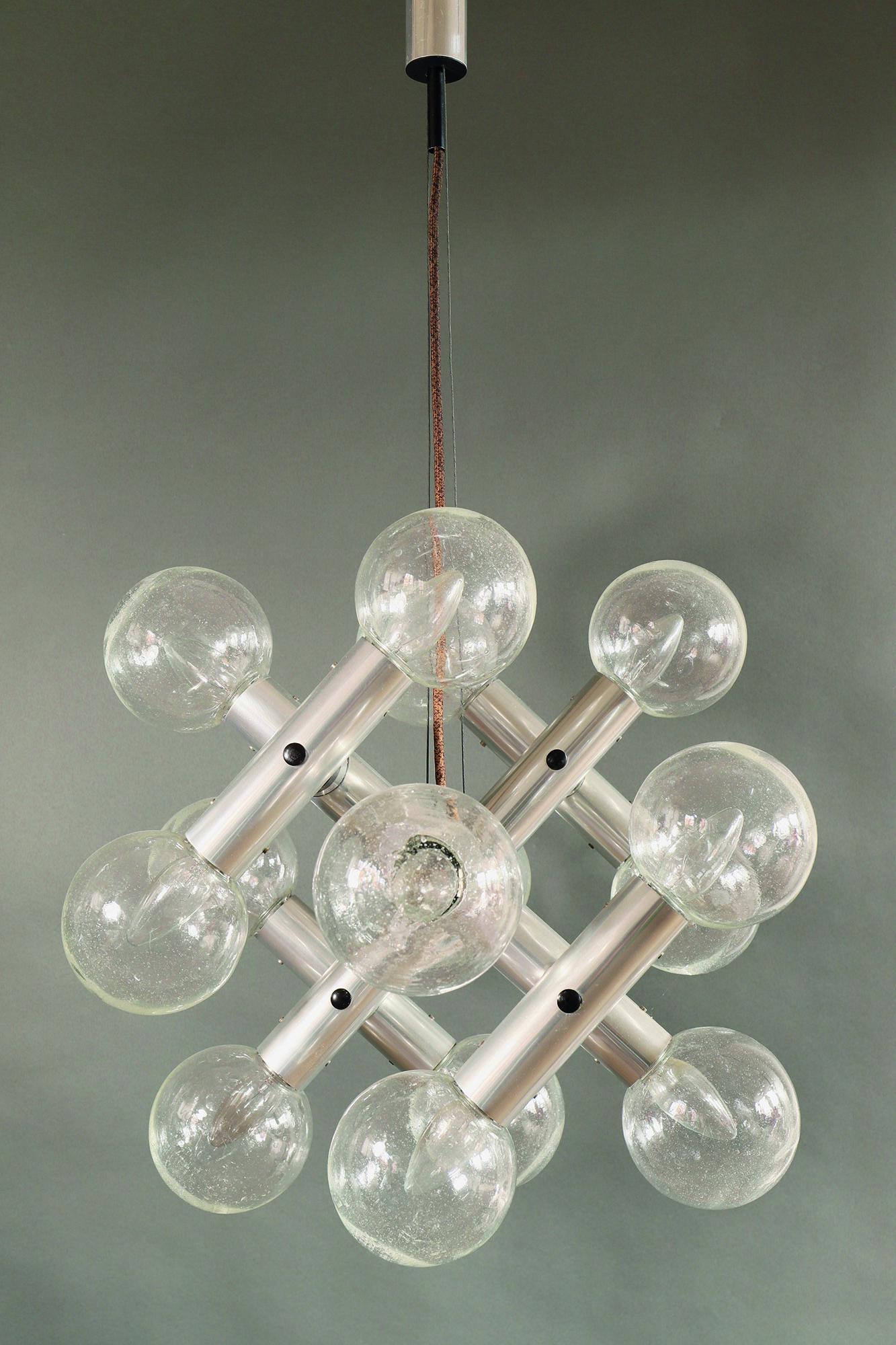 Kalmar Franken Sputnik Chandelier RS 14 + Spare Part: Kalmar Franken KG, Pendant lamp / Sputnik lamp model RS 14 + replacement glass. Designed around 1970. Polished aluminum, glass. 46/93 x 58 x 46 cm.
