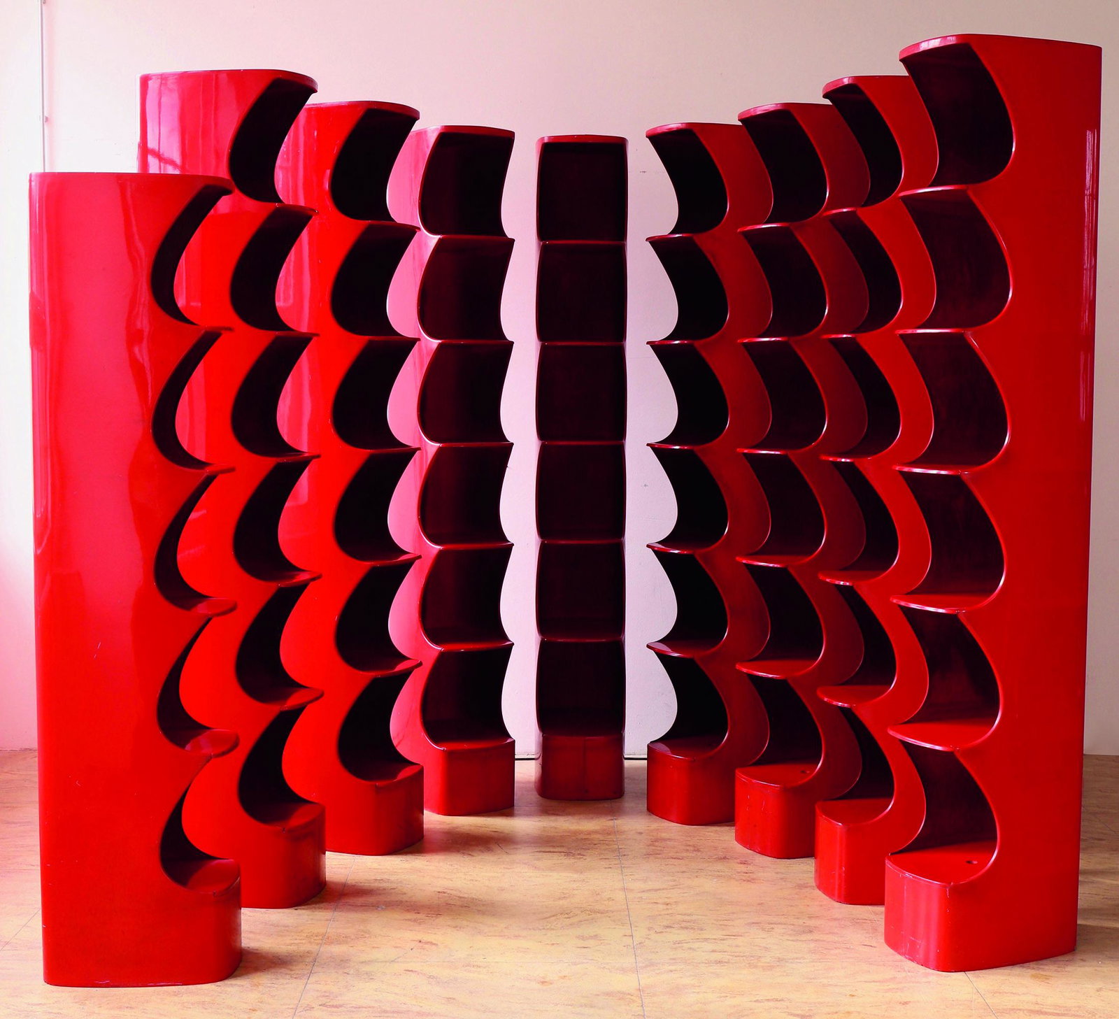 V. Doubroucinskis for Rodier, 9 Totem Fiberglas Shelfs: Valerie Doubroucinskis, Intexal, 9 totem shelves for Rodier. Designed around 1973. Red lacquered, fiberglass-reinforced plastic. 208/176 x 29.5 x 44 cm.