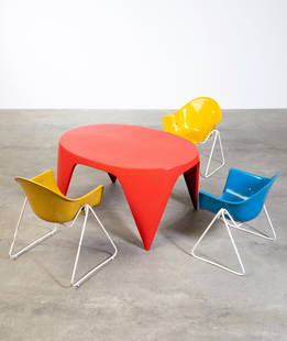 Walter Papst, Wilkhahn, 3 Children Chairs + Table: Walter Papst Wilkhahn 3 children chairs + table. Designed in 1954. Colored and lacquered fiberglass, white lacquered steel wire. Chairs in two sizes: 50/55 x 41/45 x 38/38 cm. Table: 47 x 90 x 59 cm.