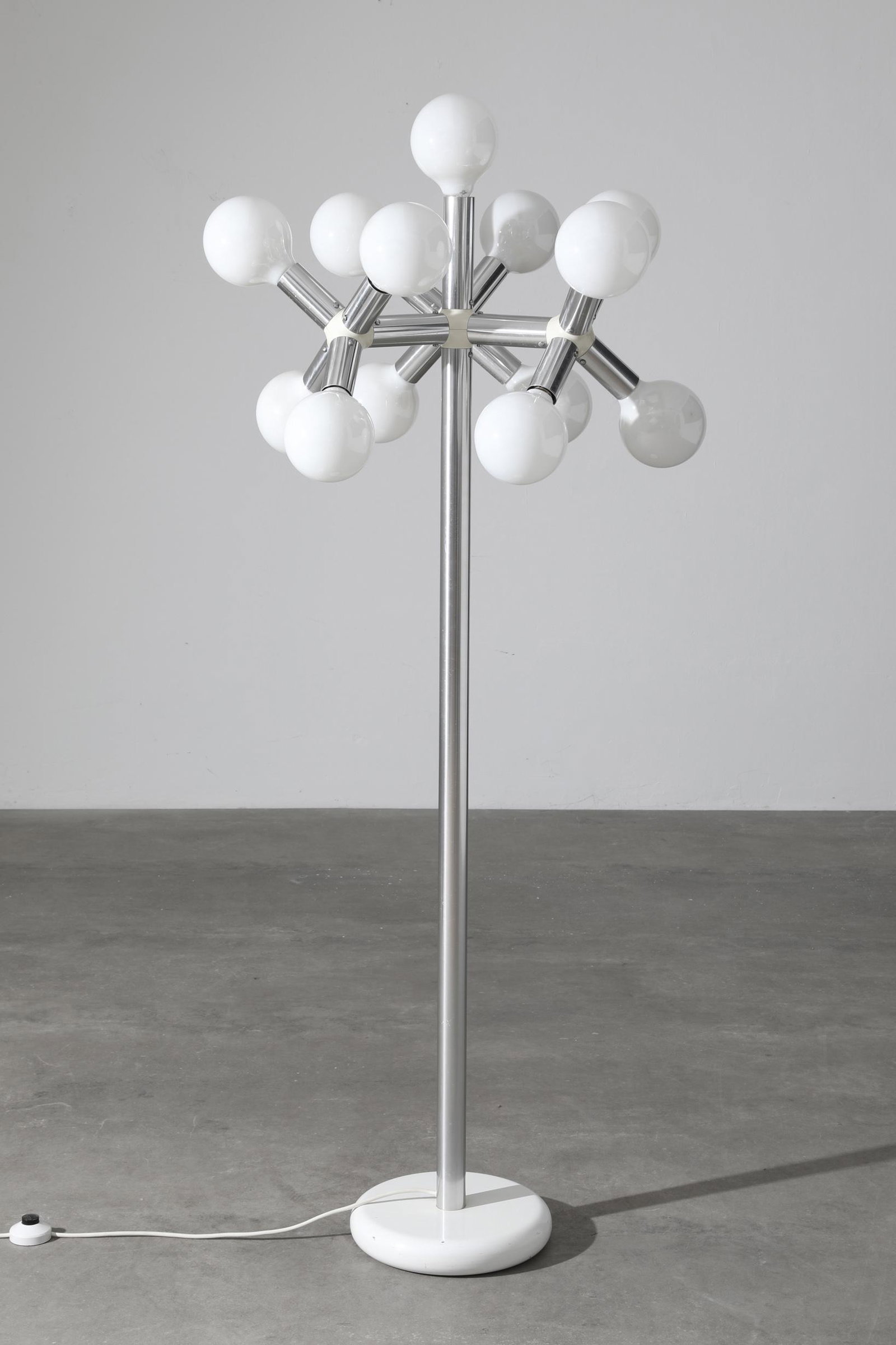 Robert Haussmann, Swisslamps, Lamp Lichtstruktur: Robert Haussmann Swisslamps International Floor lamp model Lichtstruktur. Designed 1965. Aluminum, white plastic. Dimensions with bulb: H. 165, D. 70 cm. Literature: Arthur Rüegg, Schweizer M&oum