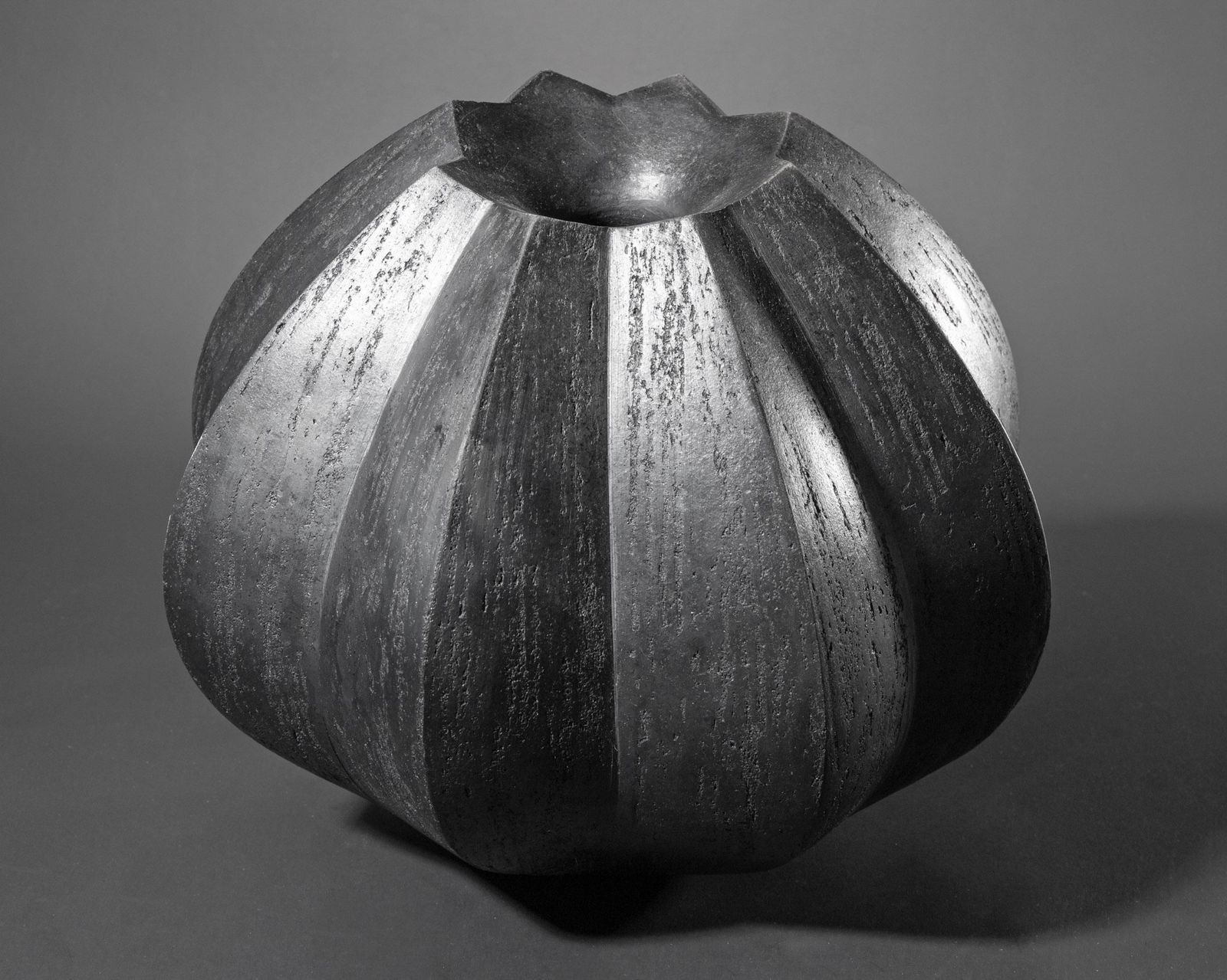 Joachim Lambrecht, Raku Vessel shape (1 of 4)