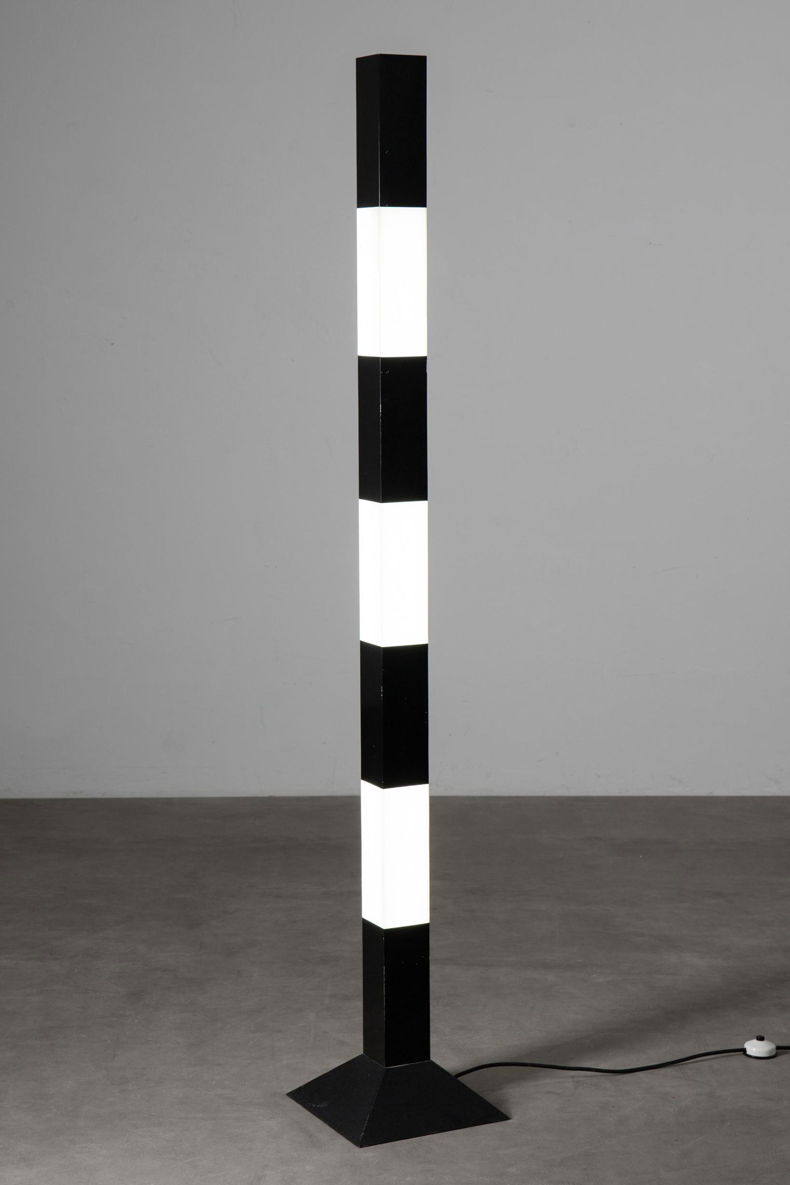 Volker Albus, Floor Lamp / Light Stela model A59: Volker Albus Floor lamp / light stela model A59. Draft 1983/84. plexiglass, metal. 184 x 30 x 30cm. The object is named after Volker Albus' saying: My home is the autobahn. Albus drove the A59 mostly