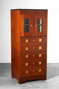 Bruno Paul, Vereinigte Werkstätten, original Typenmöbel cabinet: Bruno Paul Vereinigte Werkstätten für Kunst im Handwerk Display cabinet/drawer cabinet from the 'Typenmöbel* series. Designed in 1908. Mahogany wood, band inlays made of precious woods,