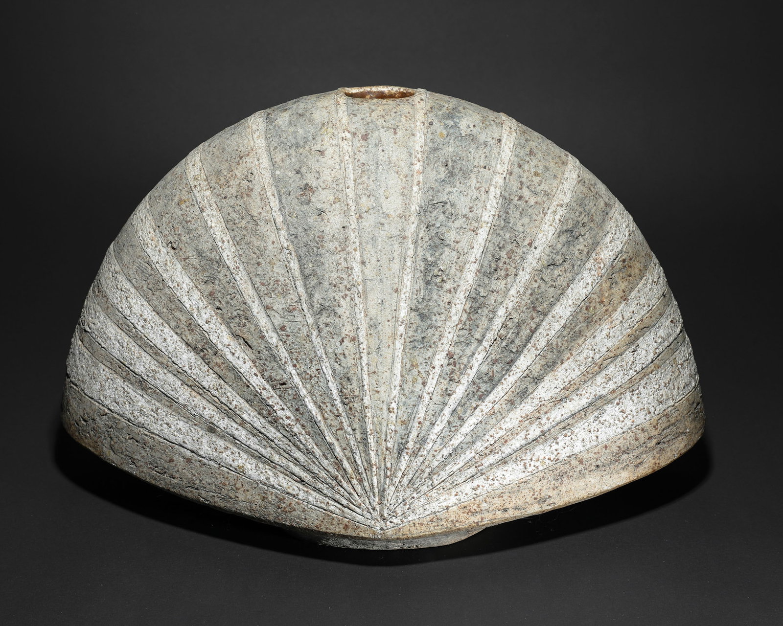 Gerald Weigel, Vase, fan shape (1 of 9)