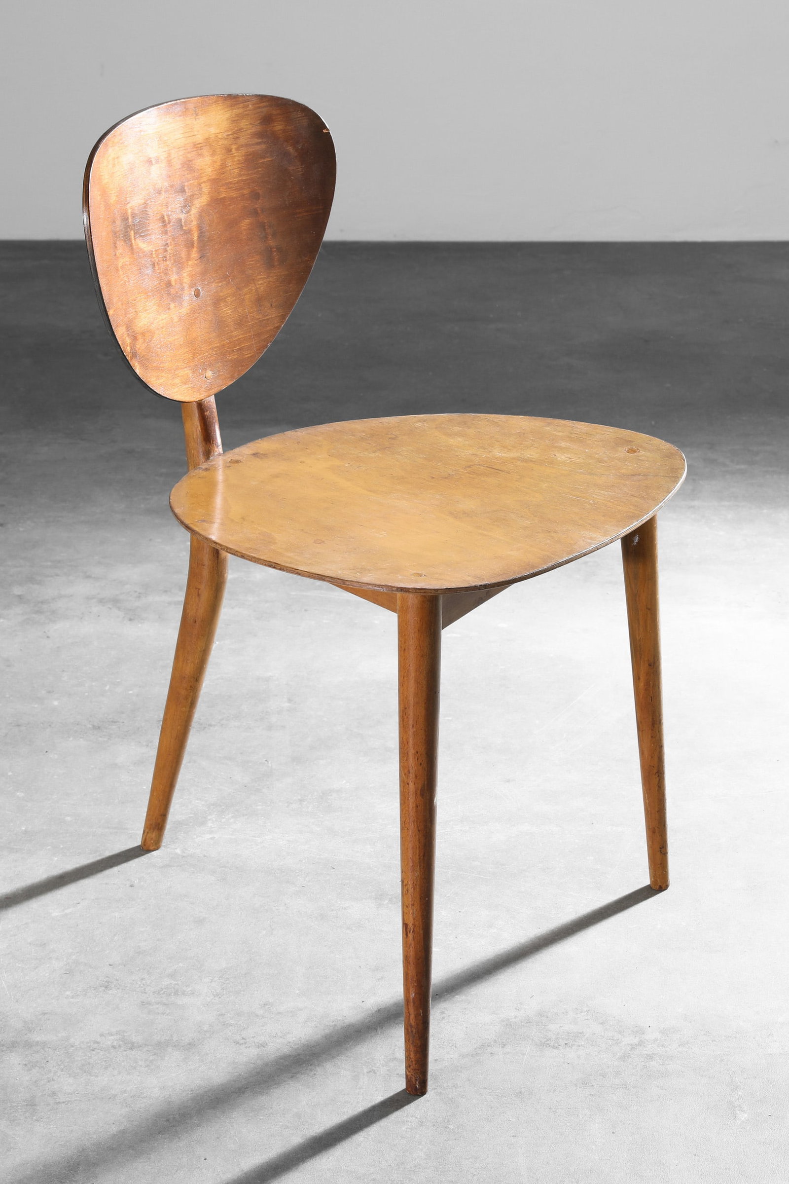 Max Bill, Horgen Glarus, Chair, model Dreibeinstuhl / tripod chair (1 of 7)