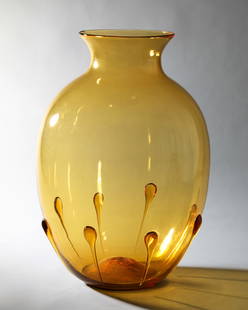 Vittorio Zecchin. Goccioloni Vase: Vittorio Zecchin Murano Goccioloni vase. 1920s. Straw yellow glass, eight drop supports. H. 41 cm.