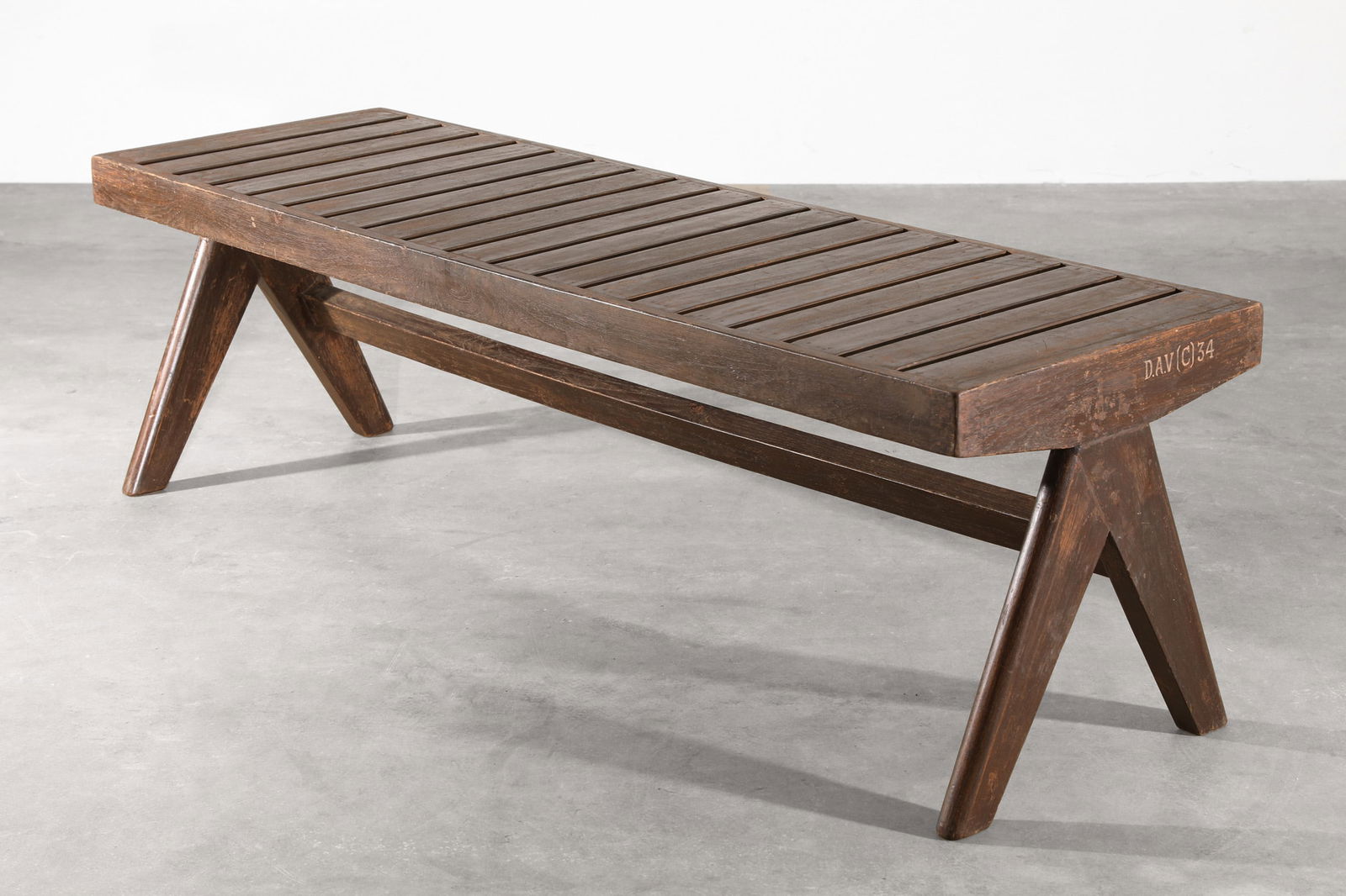 Pierre Jeanneret, Bench from the M.L.A. Residential building in Chandigarh (1 of 5)