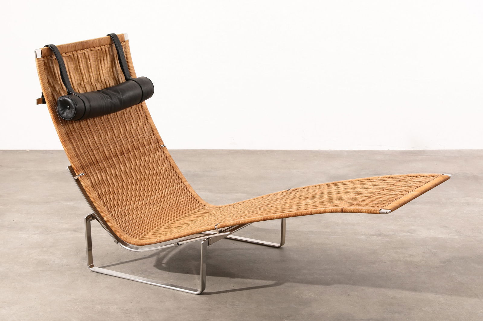 Poul Kjaerholm, Fritz Hansen, Lounger / chaise longue, model PK 24 (1 of 6)