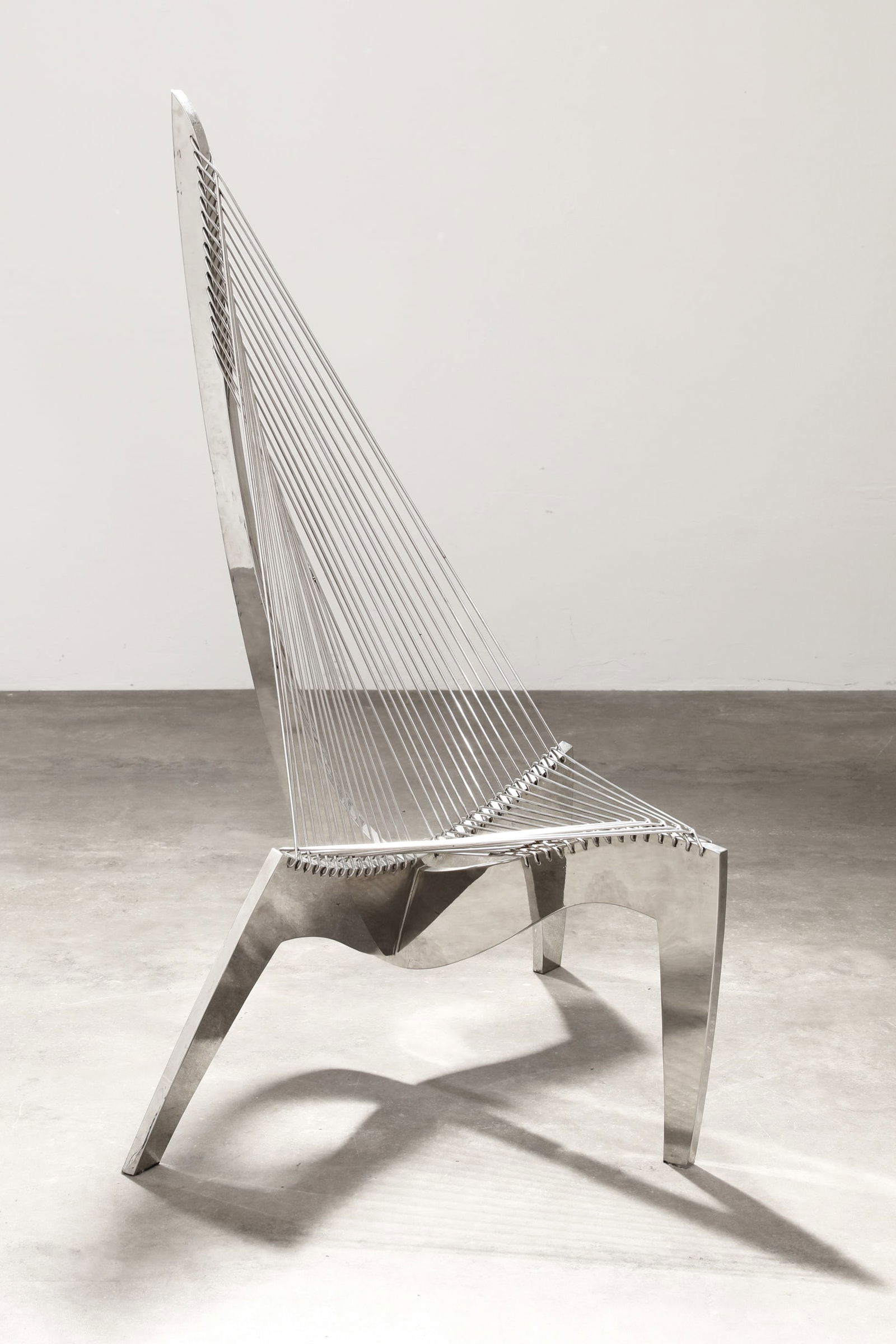 Jorgen Hovelskov (after), Lounge Chair, model Harp Chair in stainless steel: nach Jorgen Hovelskov Lounge chair, model Harp Chair. Designed in 1968. High quality stainless steel design. 131 x 94 x 91 cm. Unfortunately, the manufacturer of this version could not be determined.