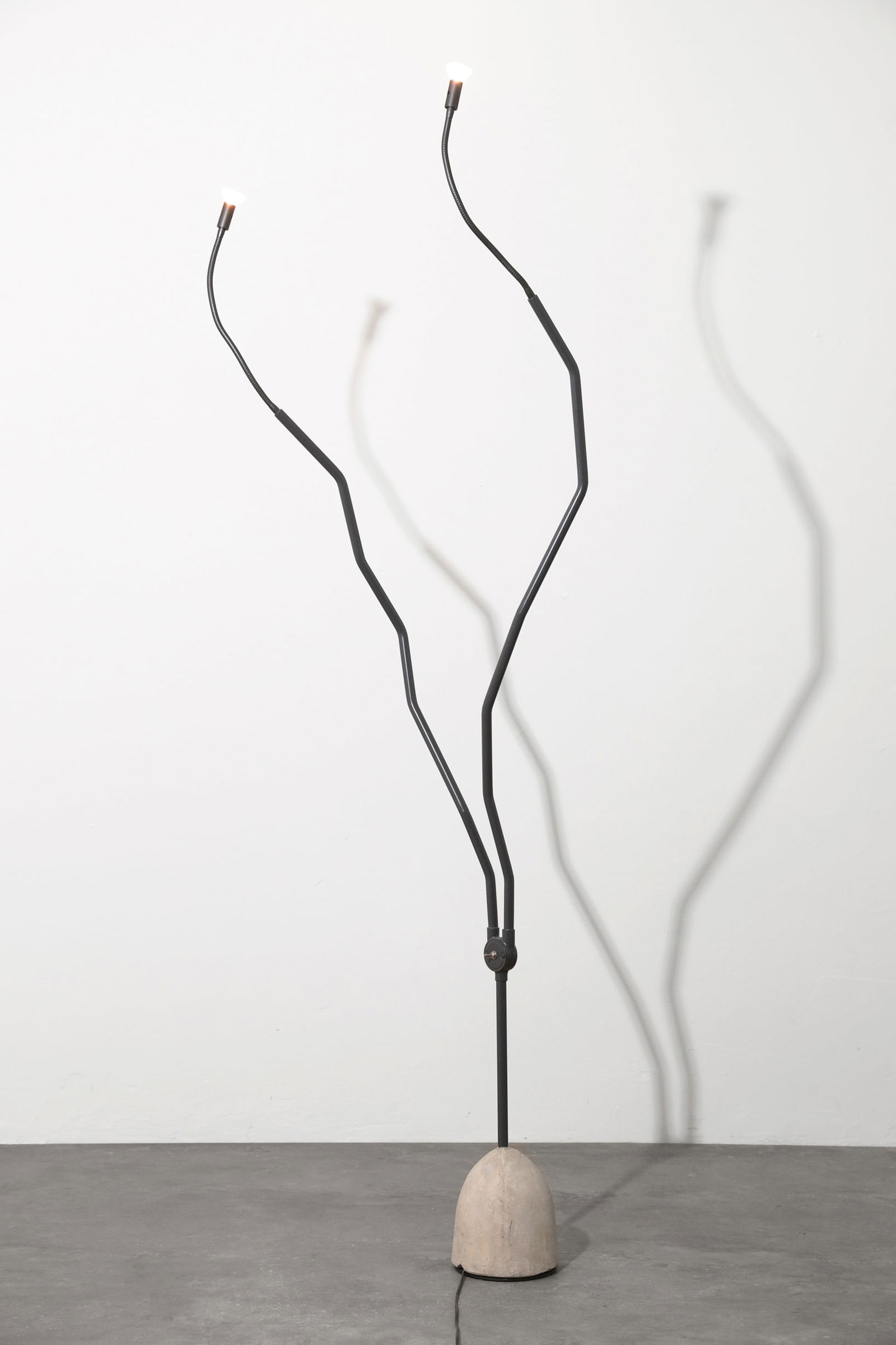 Ron Arad, large Floor Lamp, model Treelight: Ron Arad Large floor lamp, model Treelight. Designed in 1983. Adjustable construction made of painted metal and concrete. H. max. 230.