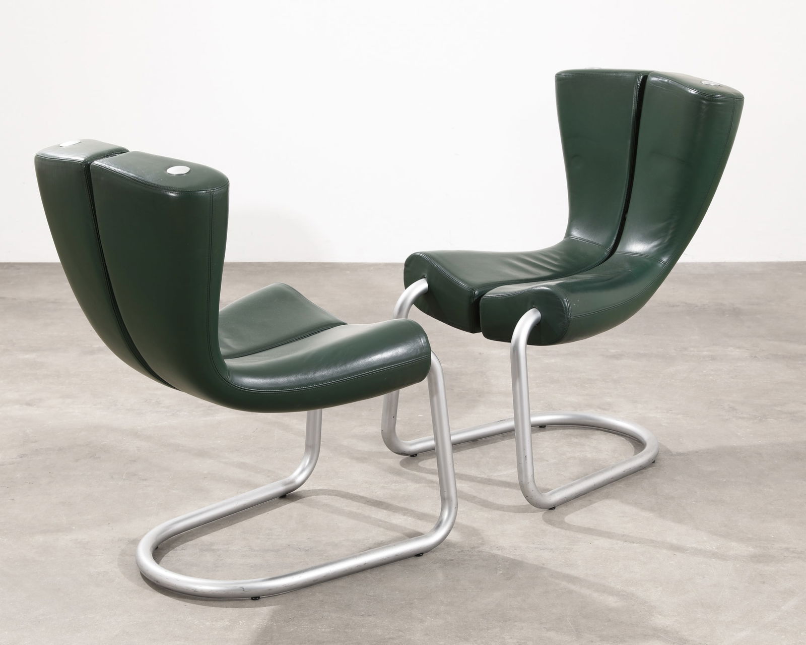 Marc Newson, Colber, 2 Chairs, model Komed (1 of 5)