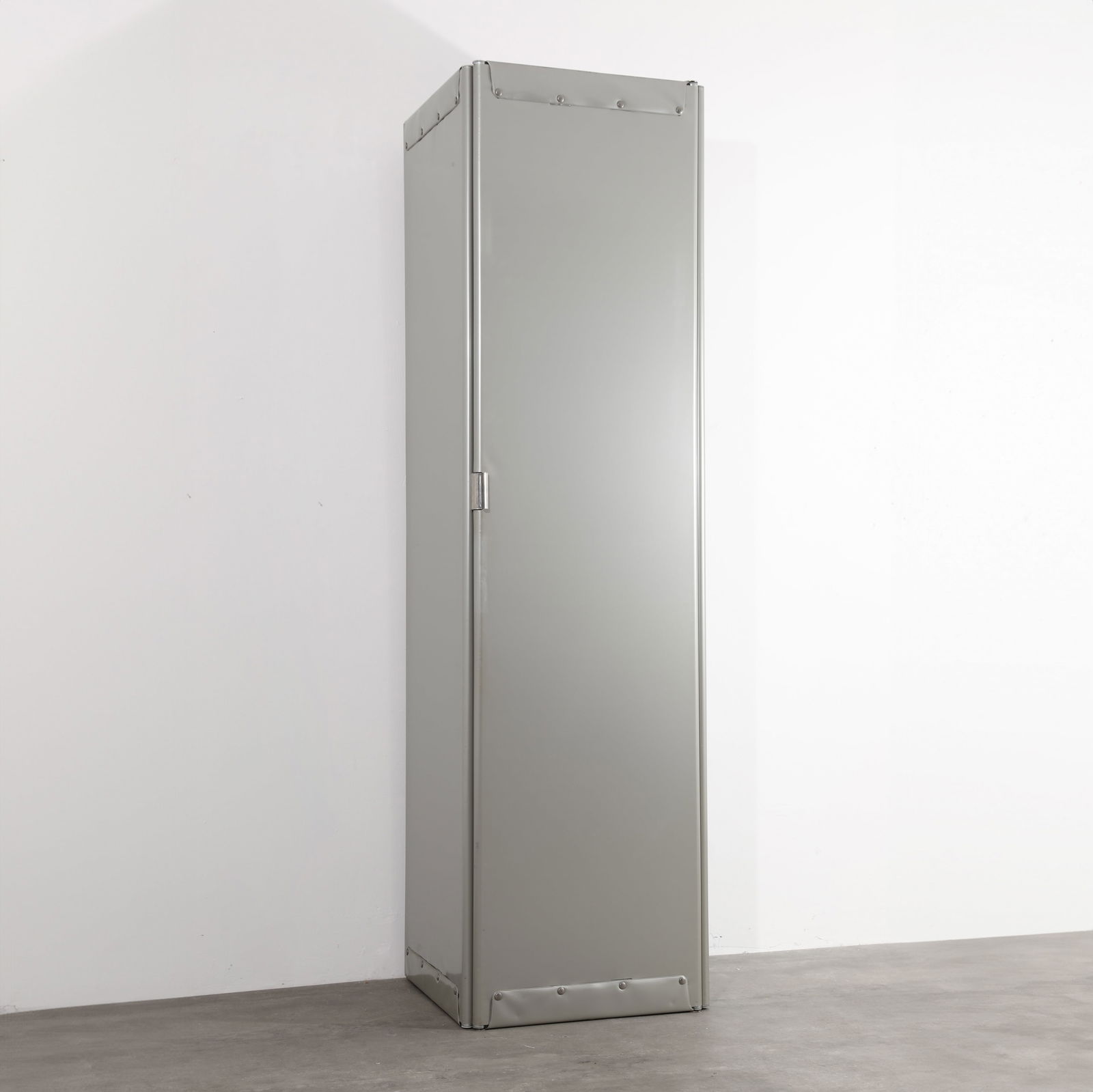 Otto Zapf, Cabinet from the modular furniture system Softline: Otto Zapf Designed in 1971. Manufactured by Vitsoe & Zapf. Supporting panels made of wood, covering made of foil, metal. 242 x 65 x 68 cm.