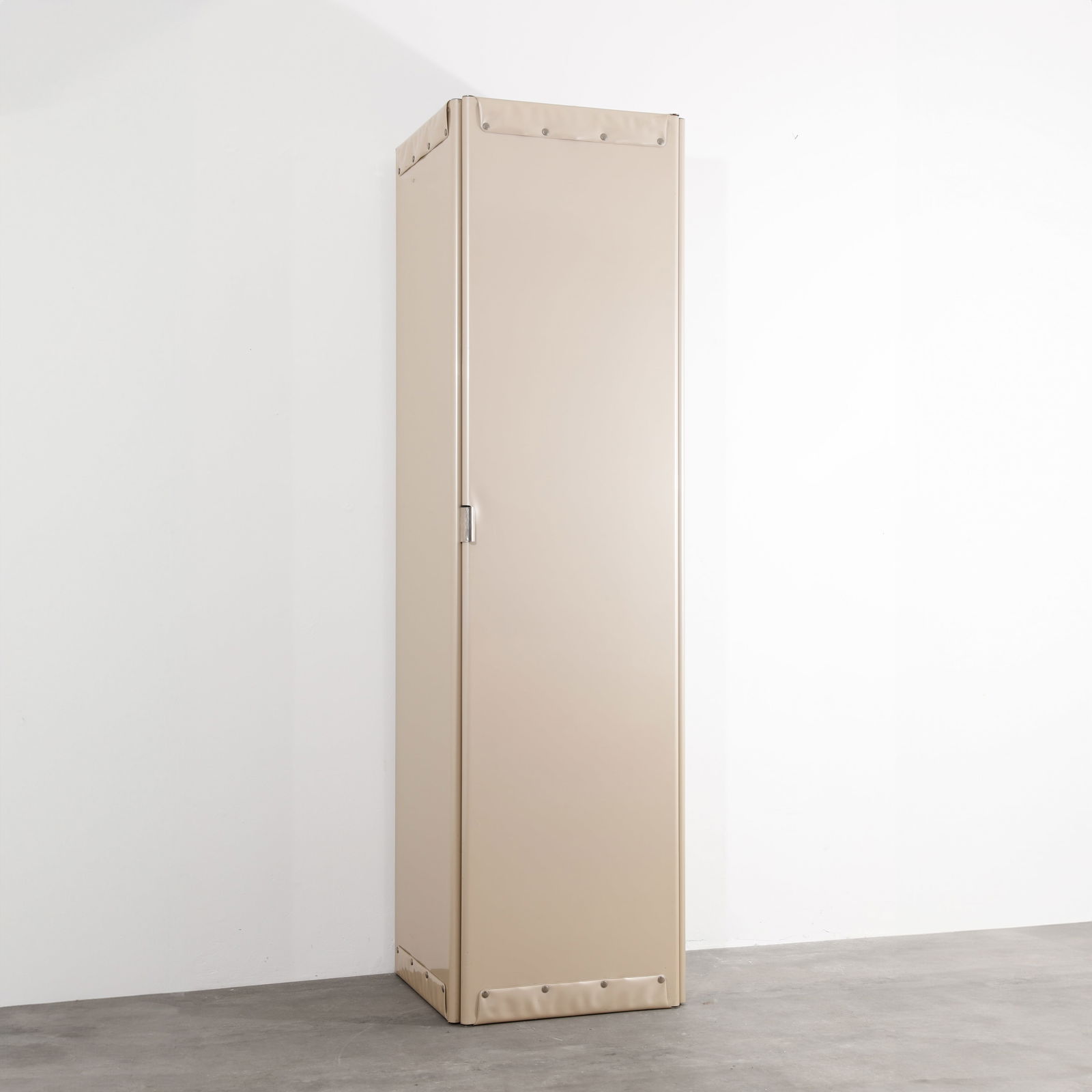 Otto Zapf, Cabinet from the modular furniture system Softline: Otto Zapf Designed in 1971. Manufactured by Vitsoe & Zapf. Supporting panels made of wood, covering made of foil, metal. 242 x 65 x 68 cm.