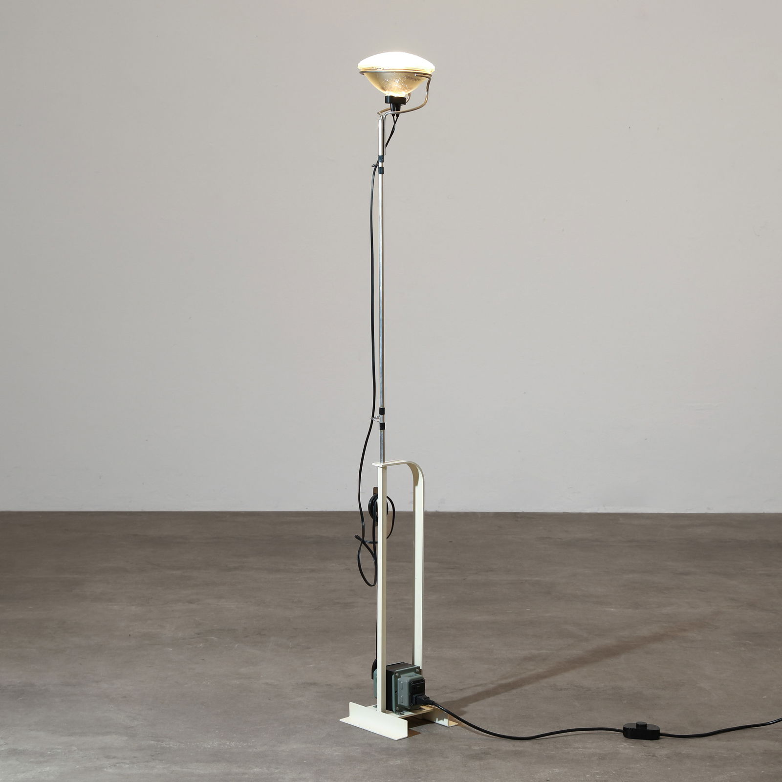 Achille Castiglioni, Floor lamp model Toio (1 of 4)