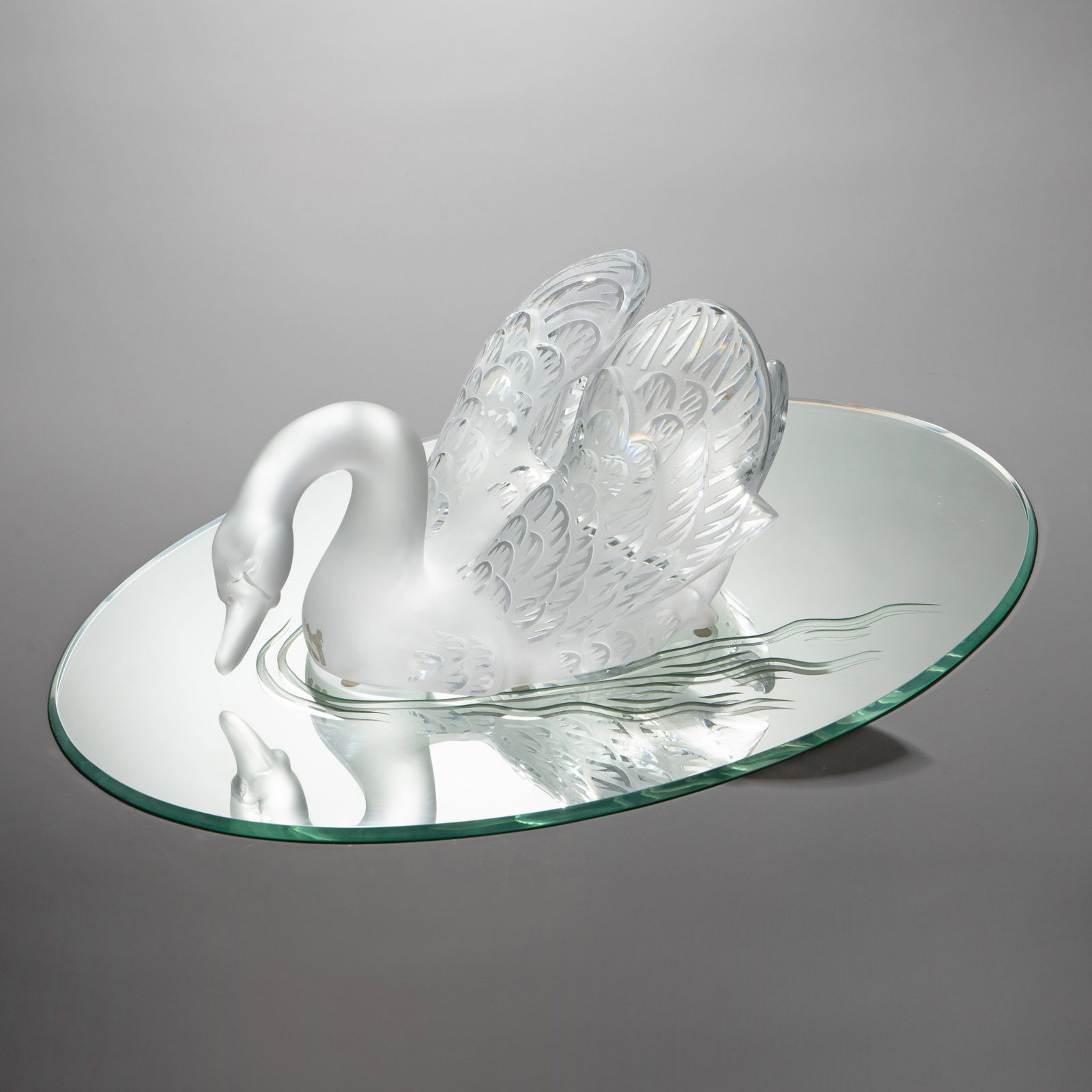 René Lalique (1860 Ay-1945 Paris), Large swan on mirror plate (1 of 7)