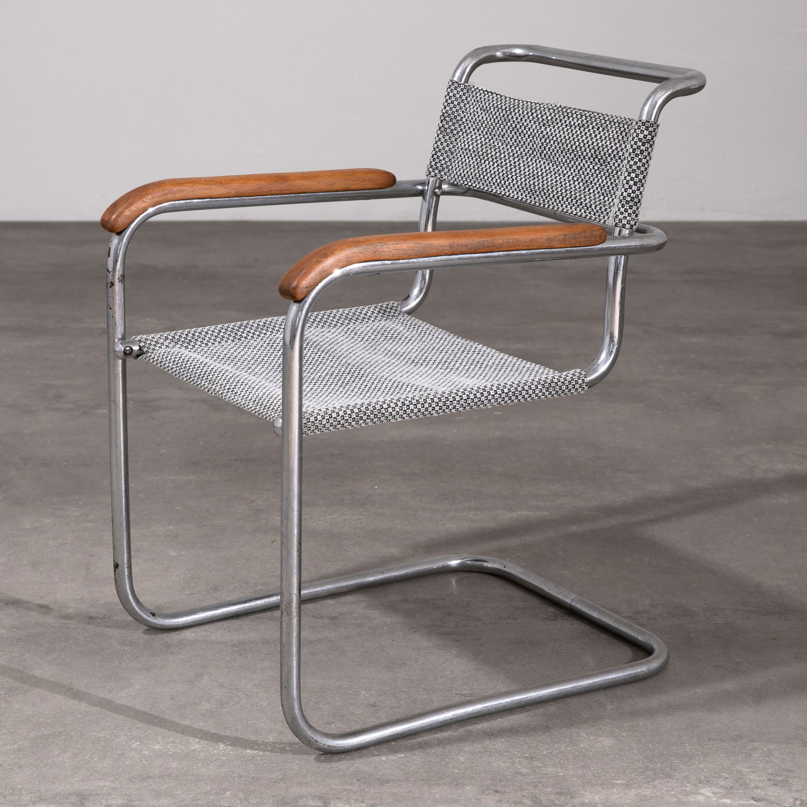 Marcel Breuer, Cantilever children's chair model B 34 1/2 (1 of 6)