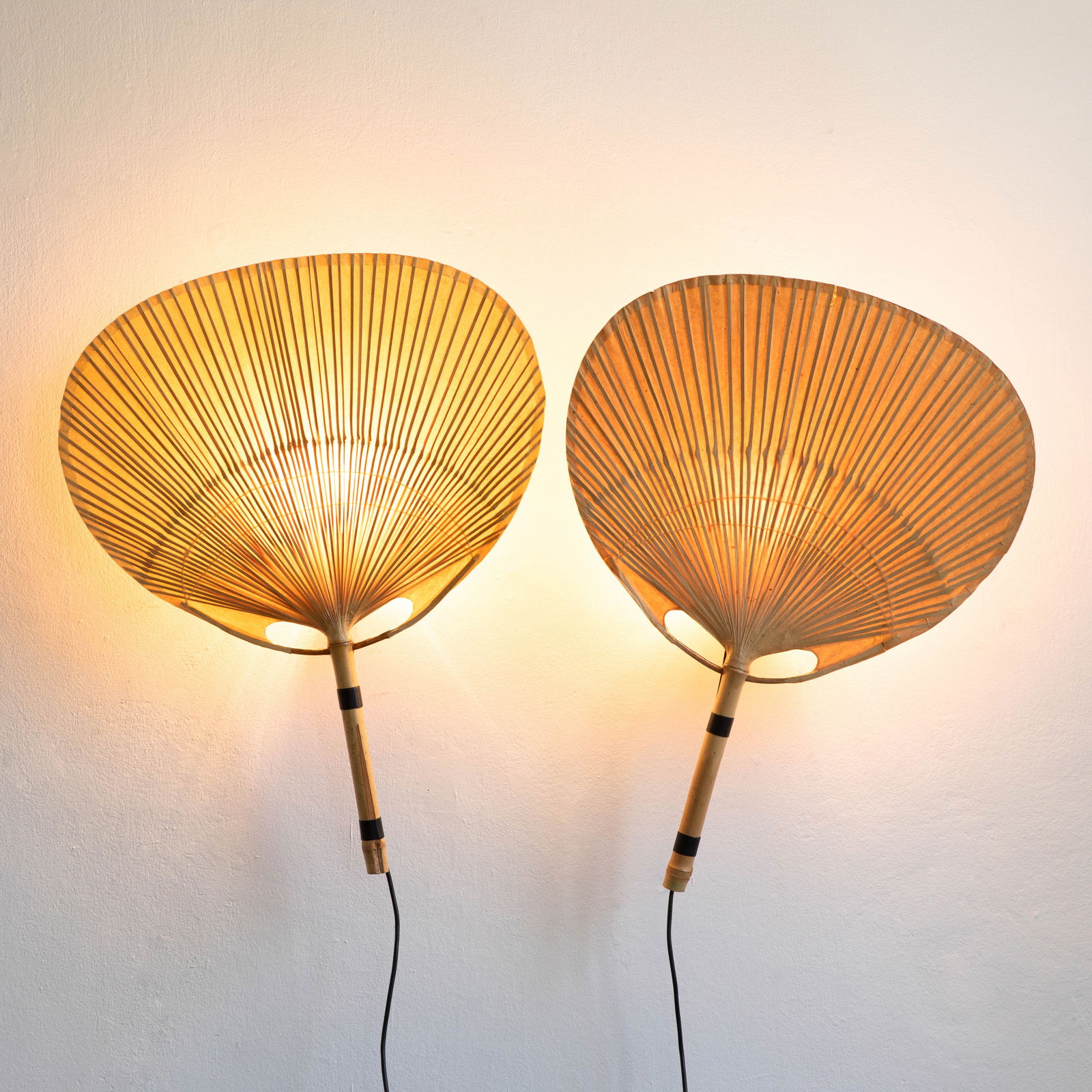 Ingo Maurer, 2 wall lights model Uchiwa (1 of 4)