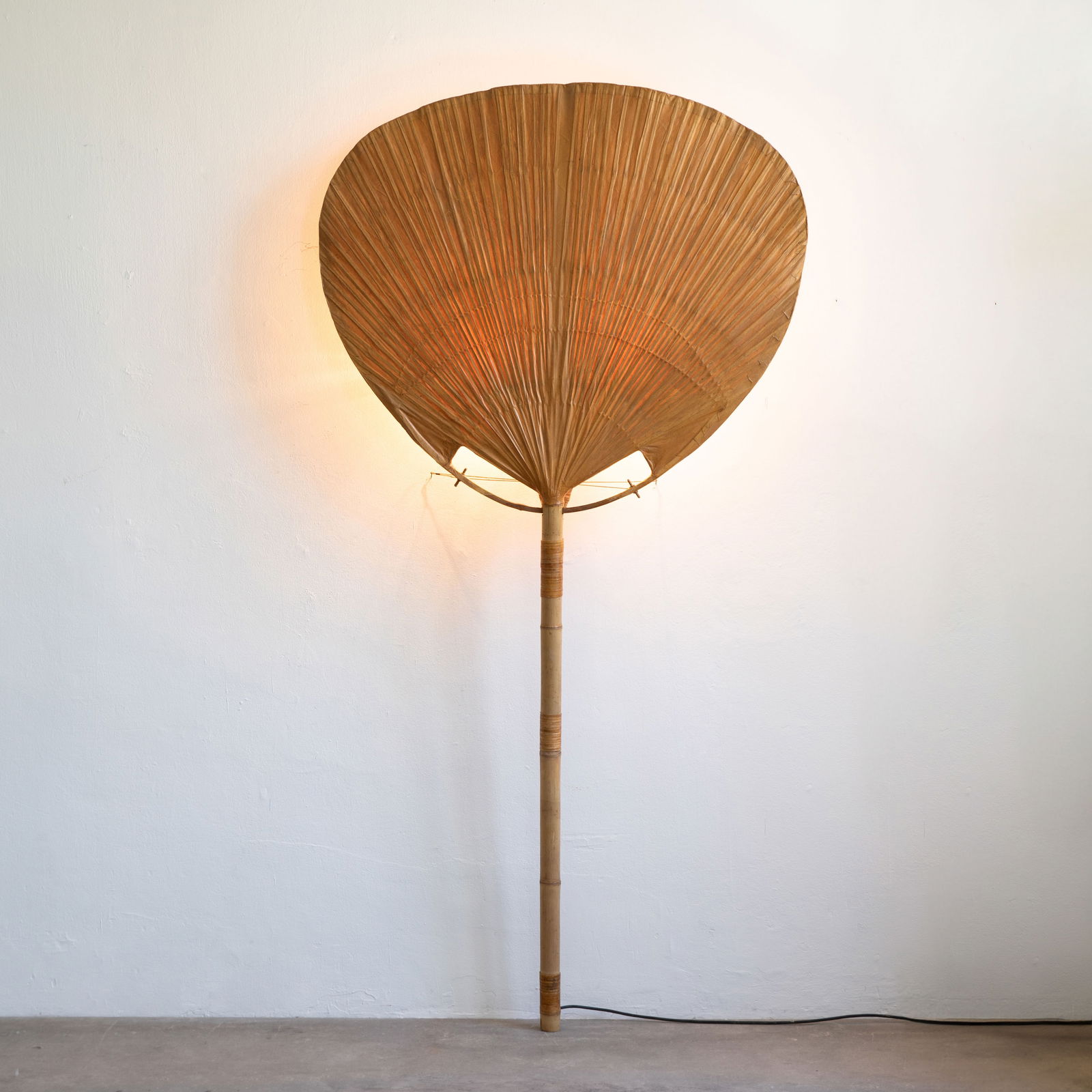 Ingo Maurer, Floor lamp model Uchiwa I (1 of 4)