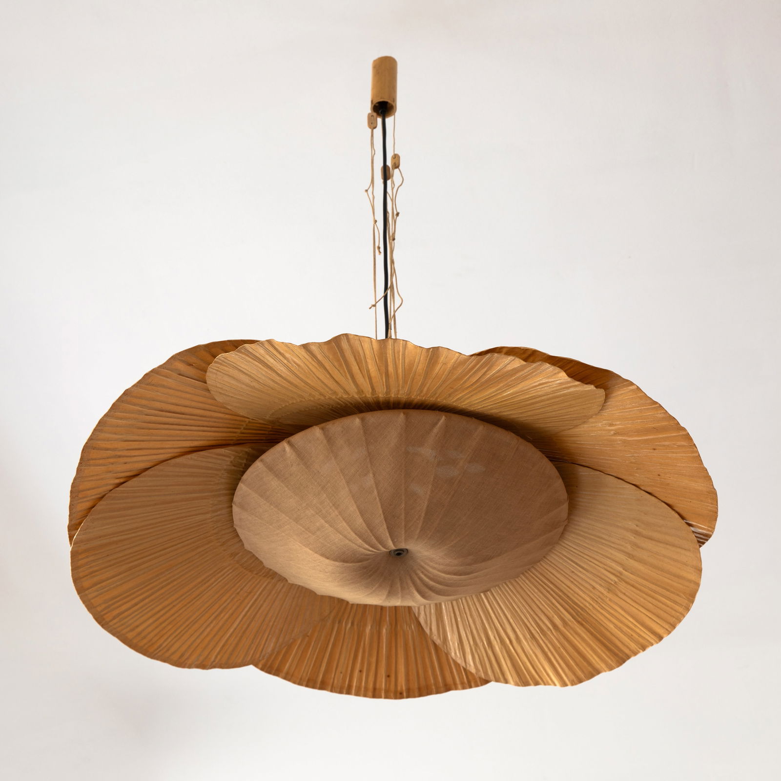 Ingo Maurer, Pendant lamp model Hanna II from the Uchiwa series: Ingo Maurer Designed in 1974. Executed by Design M. 6 fans made of bamboo and rice paper, fabric, and metal. 90-120 cm, diameter 80 cm. Labeled 'Hana II'. Helmut Bauer, Ingo Maurer: Making Light, Mün