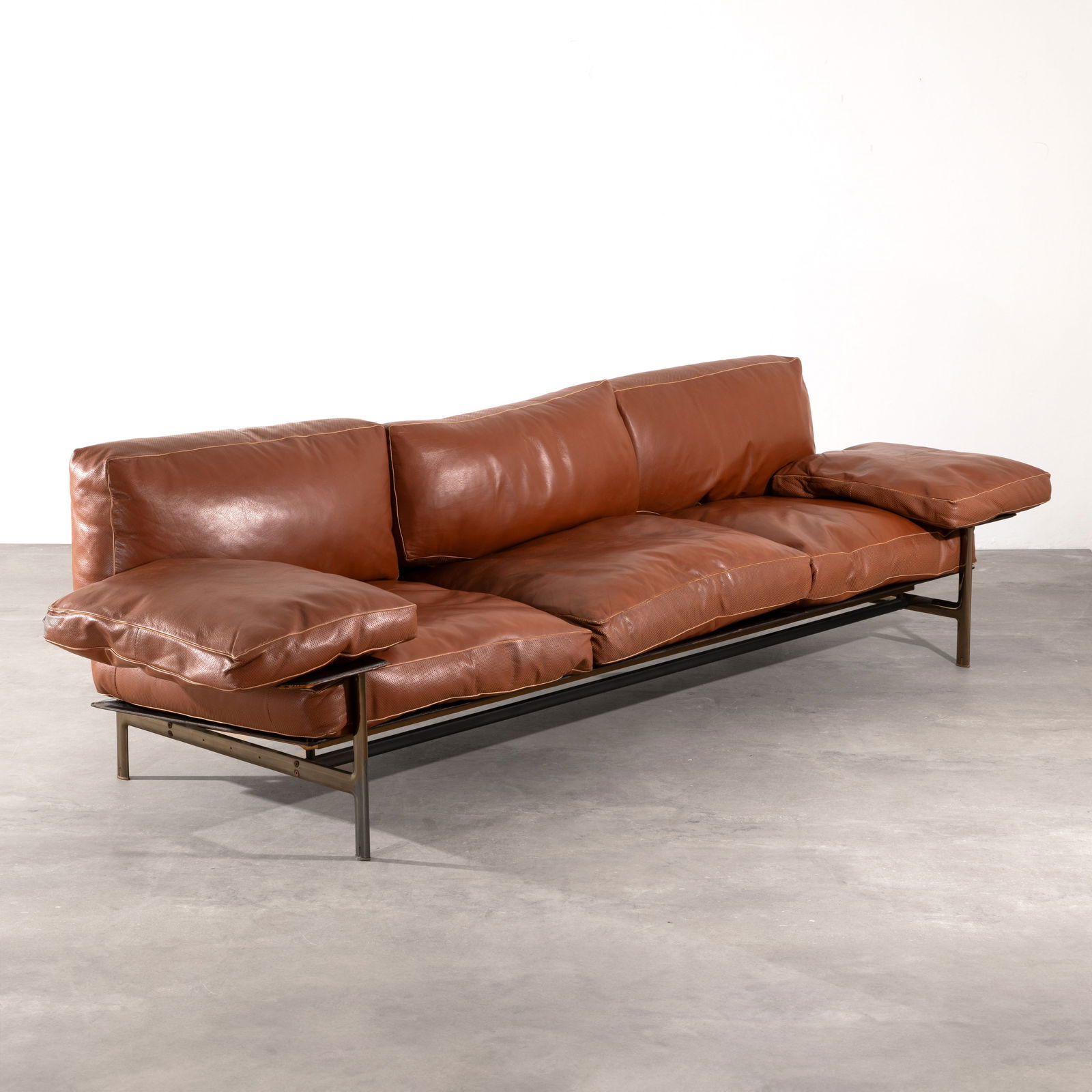 Antonio Citterio; Paolo Nava, Dreier Lounge Sofa Model Diesis (1 of 4)
