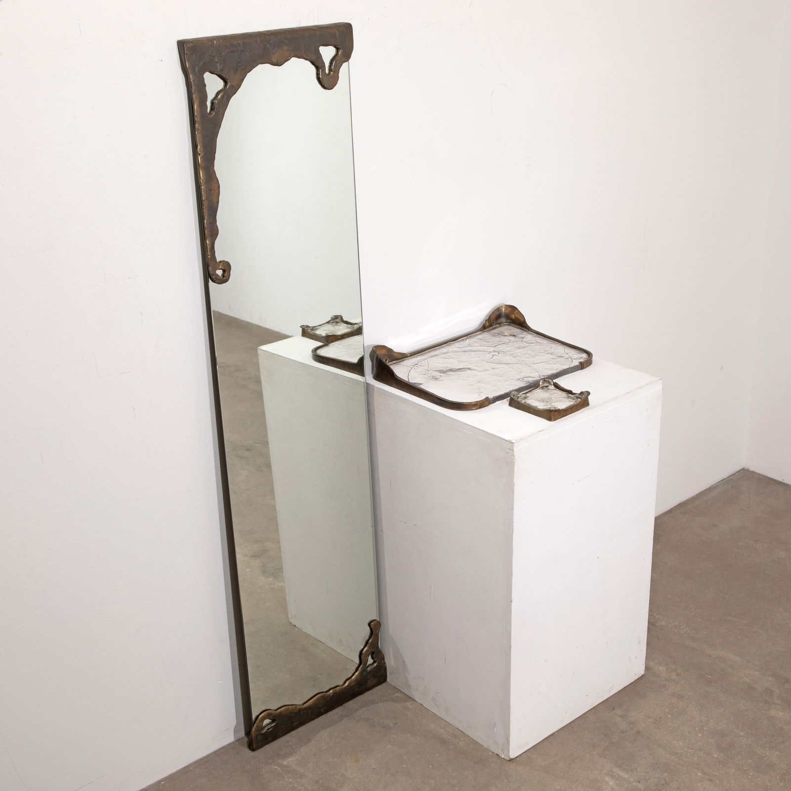 Lothar Klute, Wardrobe mirror + console table + ashtray (1 of 5)